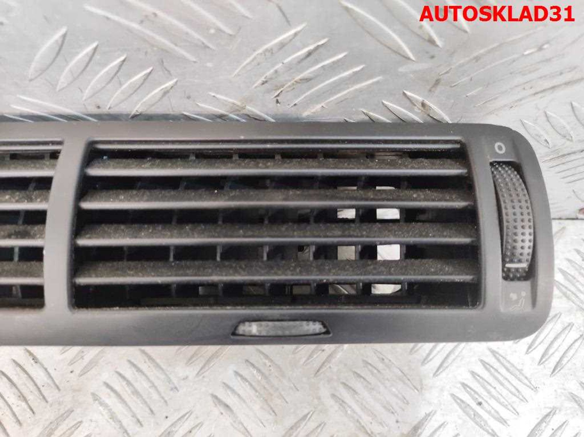 Дефлектор воздушный центральный VW Passat B5 3B0819728D, 3000 рублей, Дубовое