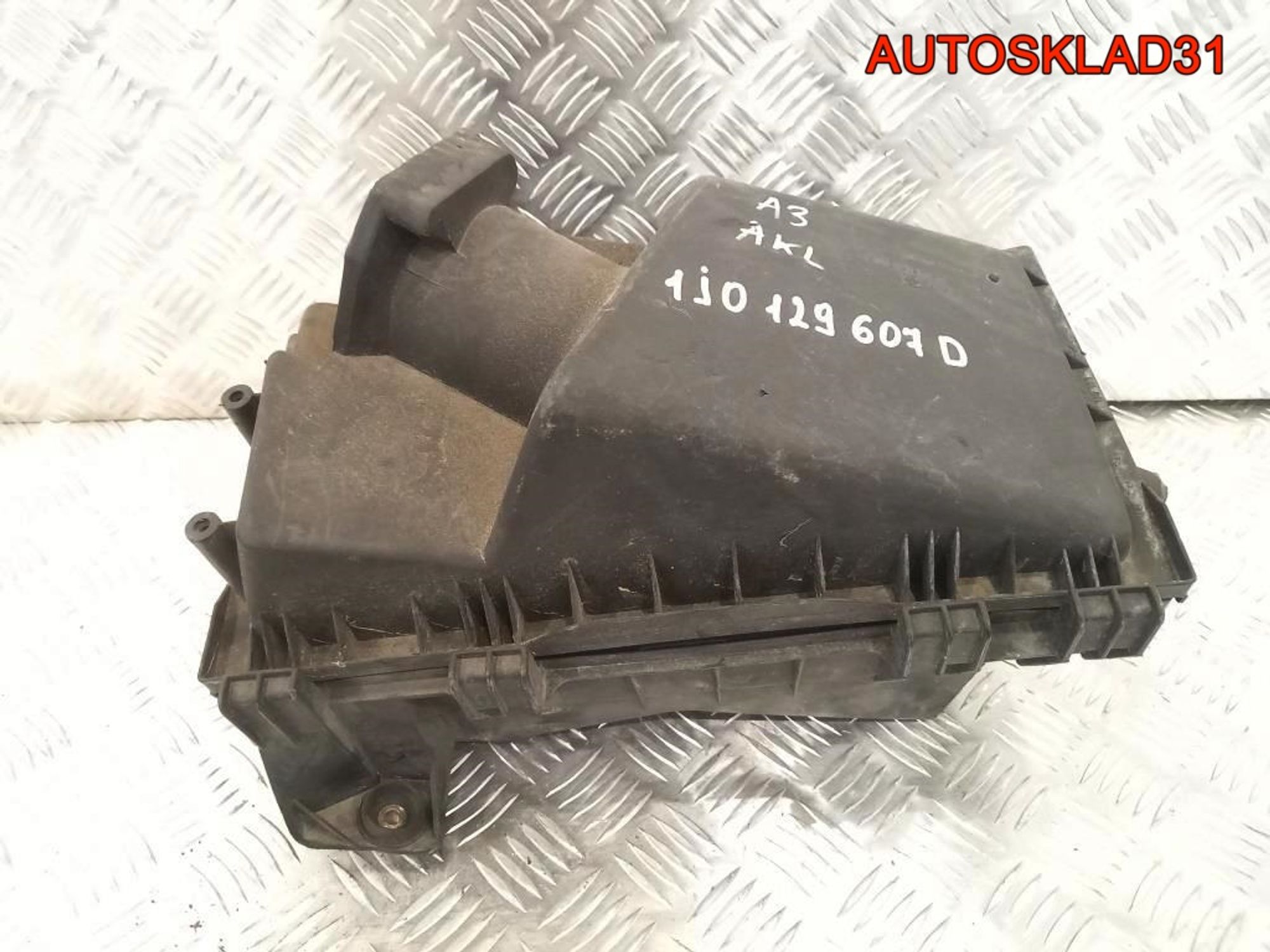 Корпус воздушного фильтра VW Golf 4 1J0129607D, 1800 рублей, Дубовое