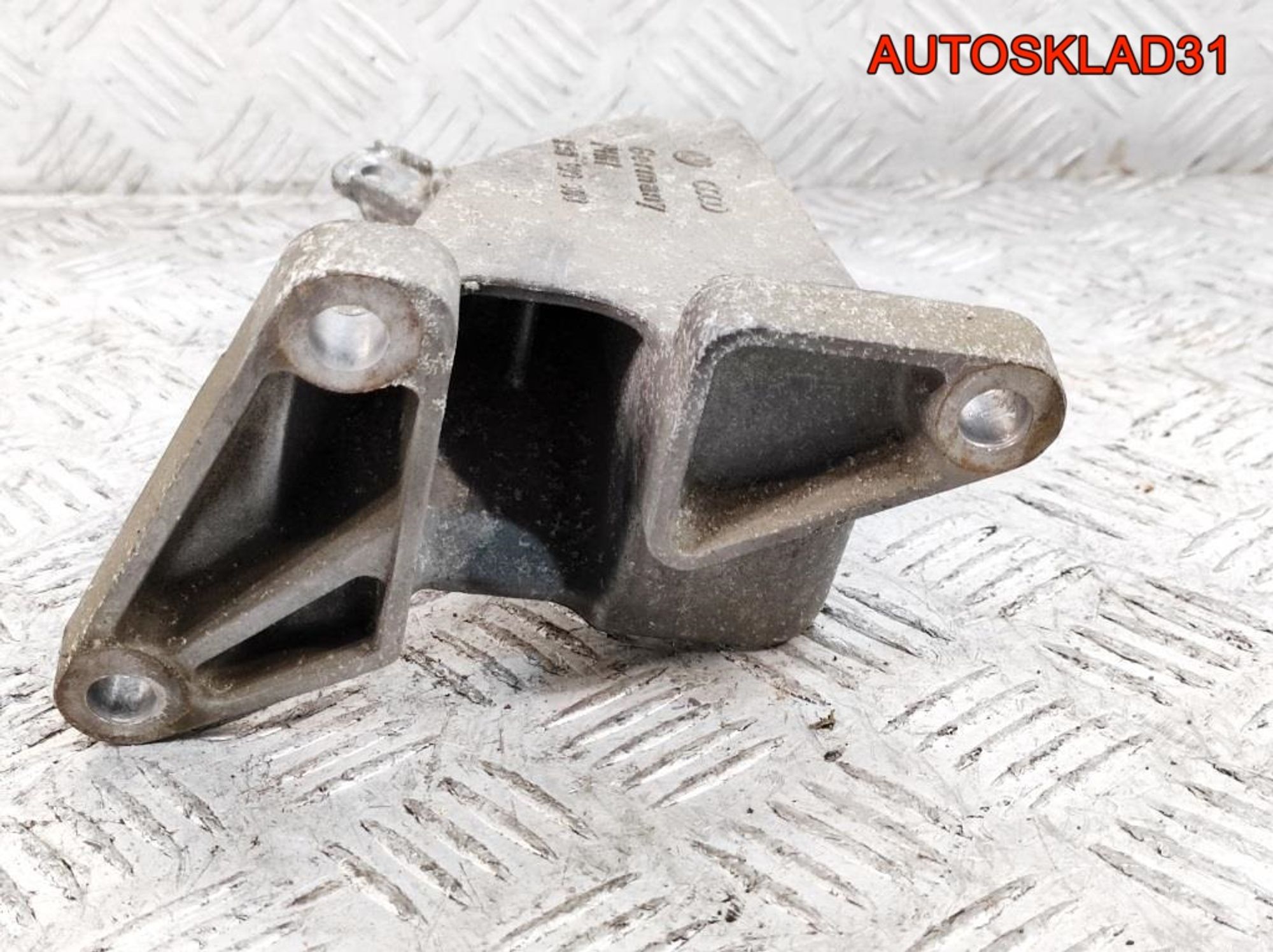 Кронштейн двигателя VW Passat B5 2,3 AGZ 3B0199308, 1200 рублей, Дубовое