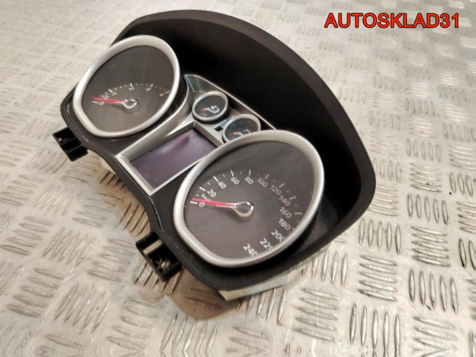 Панель приборов Ford Focus 2 1,8 Бензин 8V4T10849JE, 40000 рублей, Дубовое