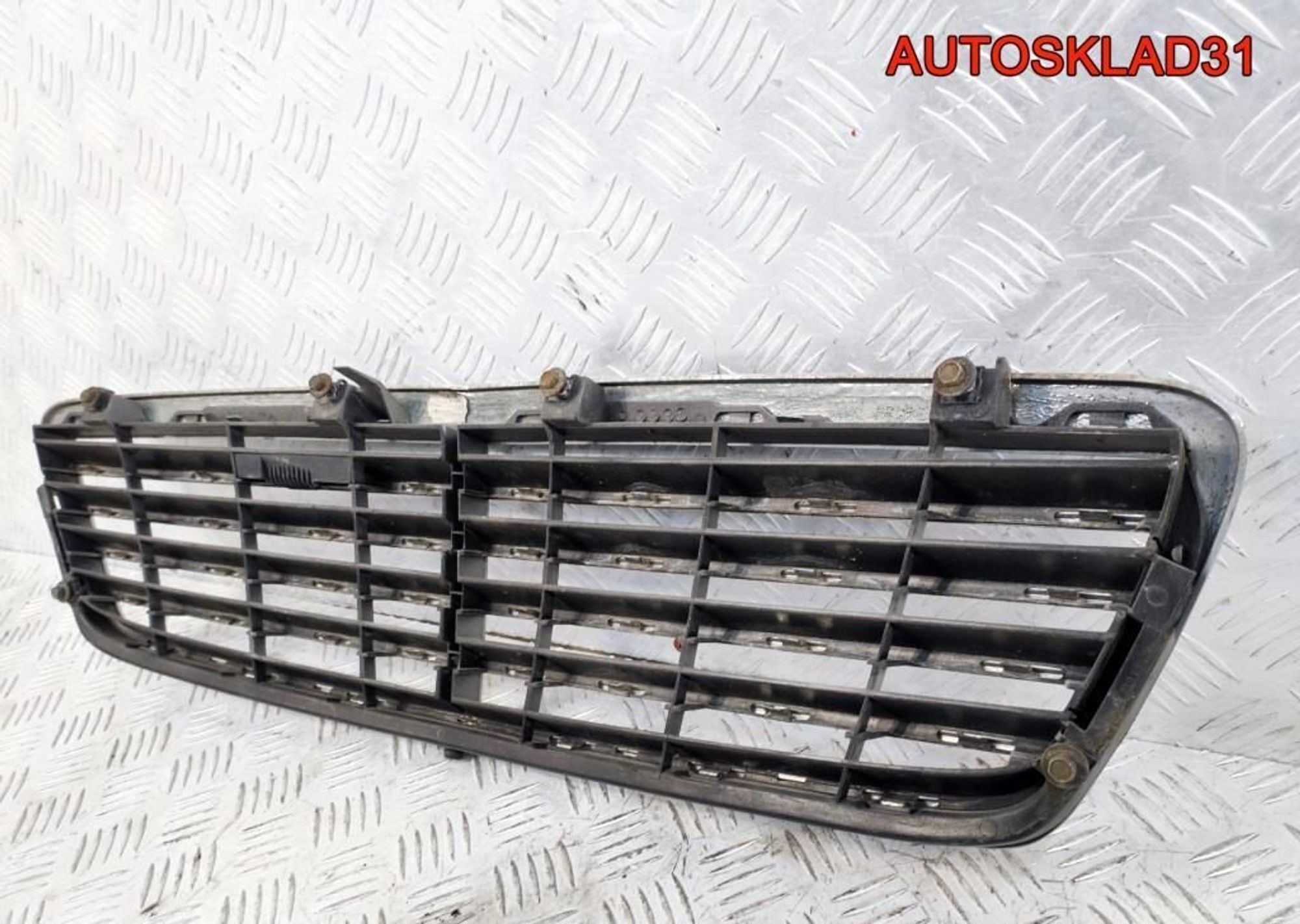 Решетка радиатора Mercedes Benz W203 A2038800183, 4900 рублей, Дубовое