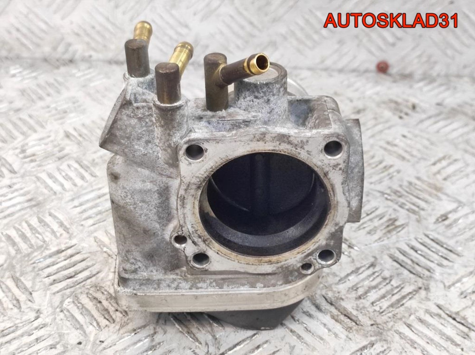 Заслонка дроссельная VW Golf 4 1,6 BFQ 06A133062N, 4000 рублей, Дубовое