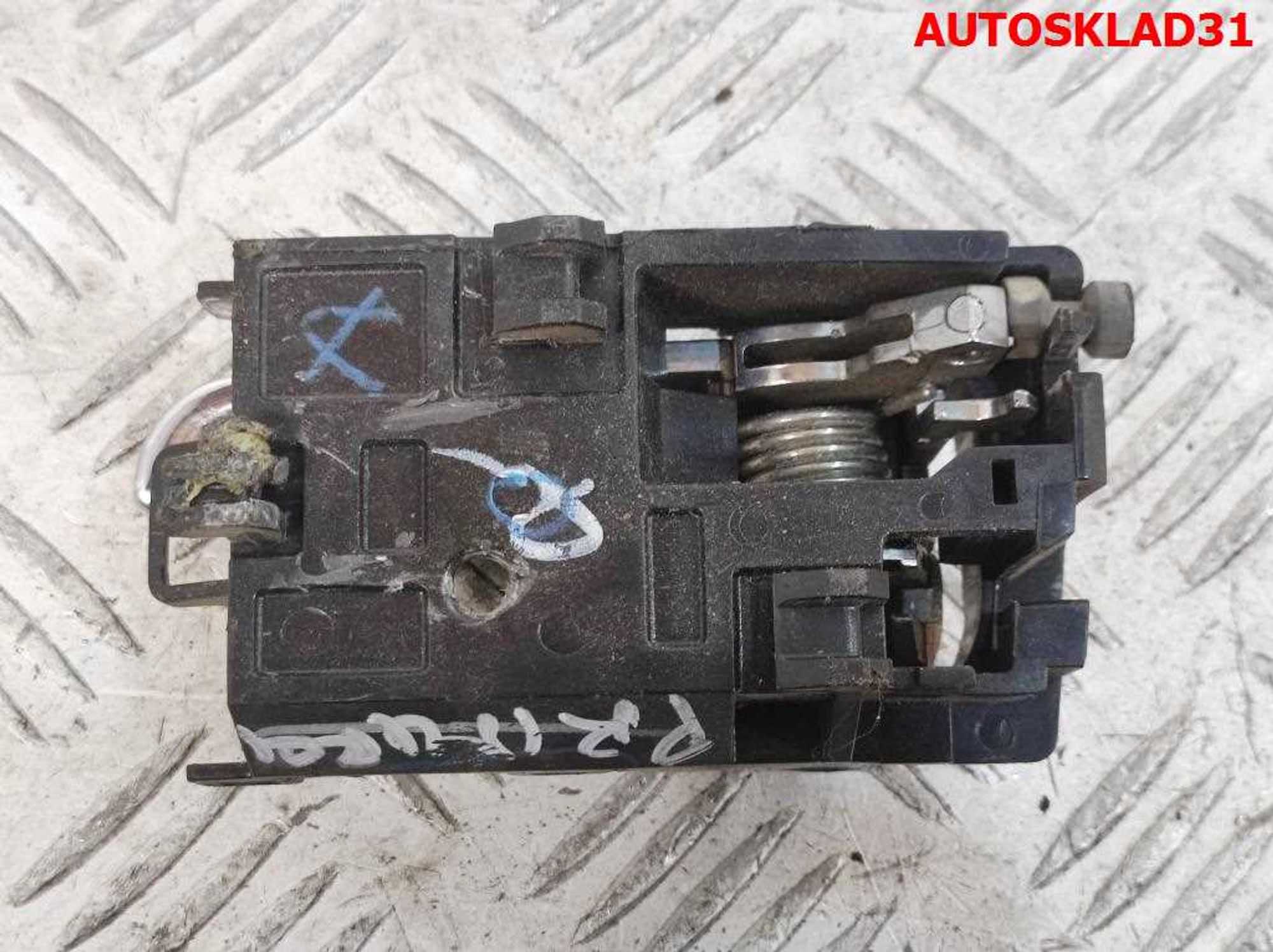 Ручка двери внутренняя правая Nissan Primera P11 806709F500, 1000 рублей, Дубовое