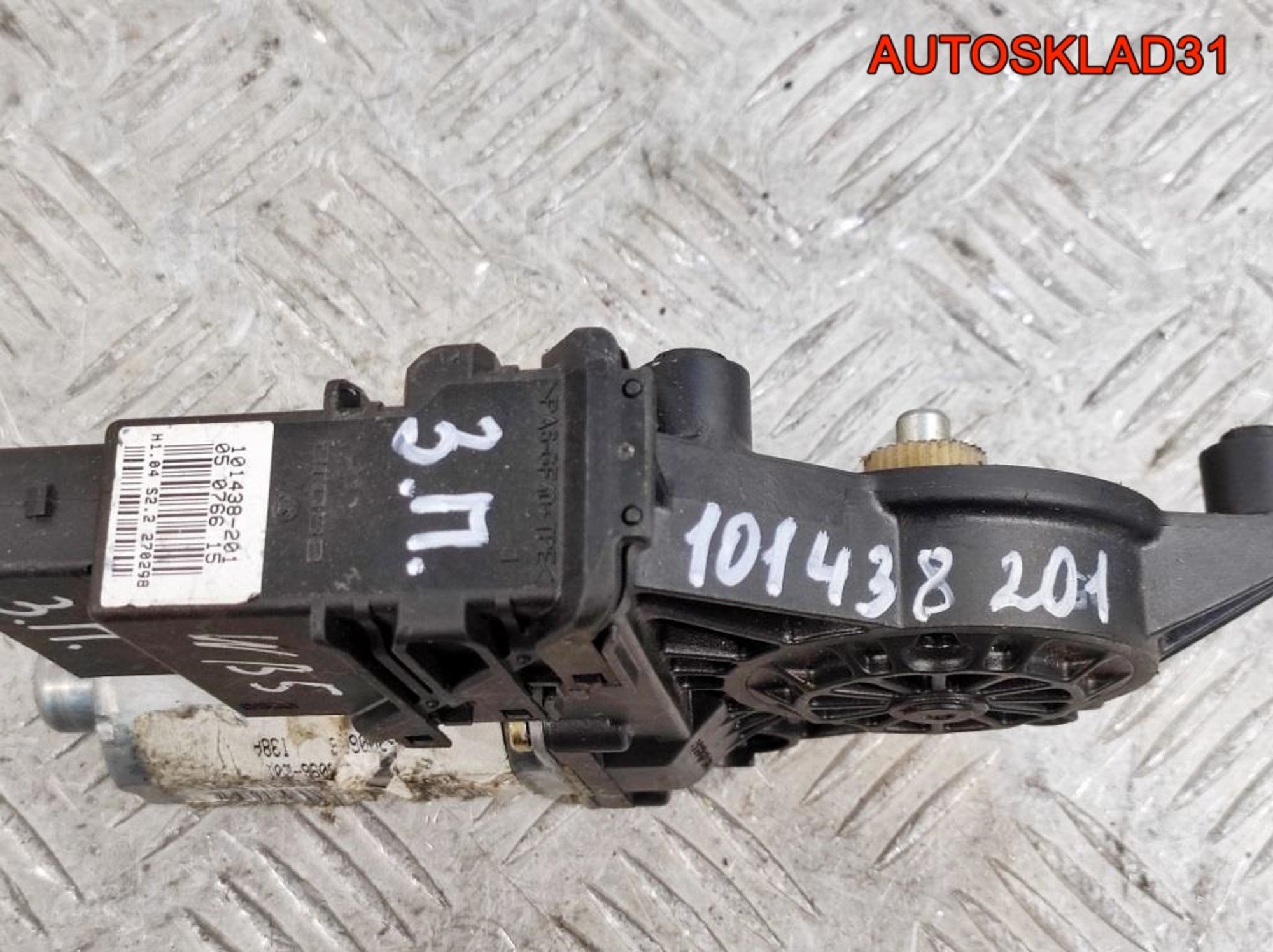 Моторчик стеклоподъемника задний правый VW Passat B5 3B9839752BB, 800 рублей, Дубовое