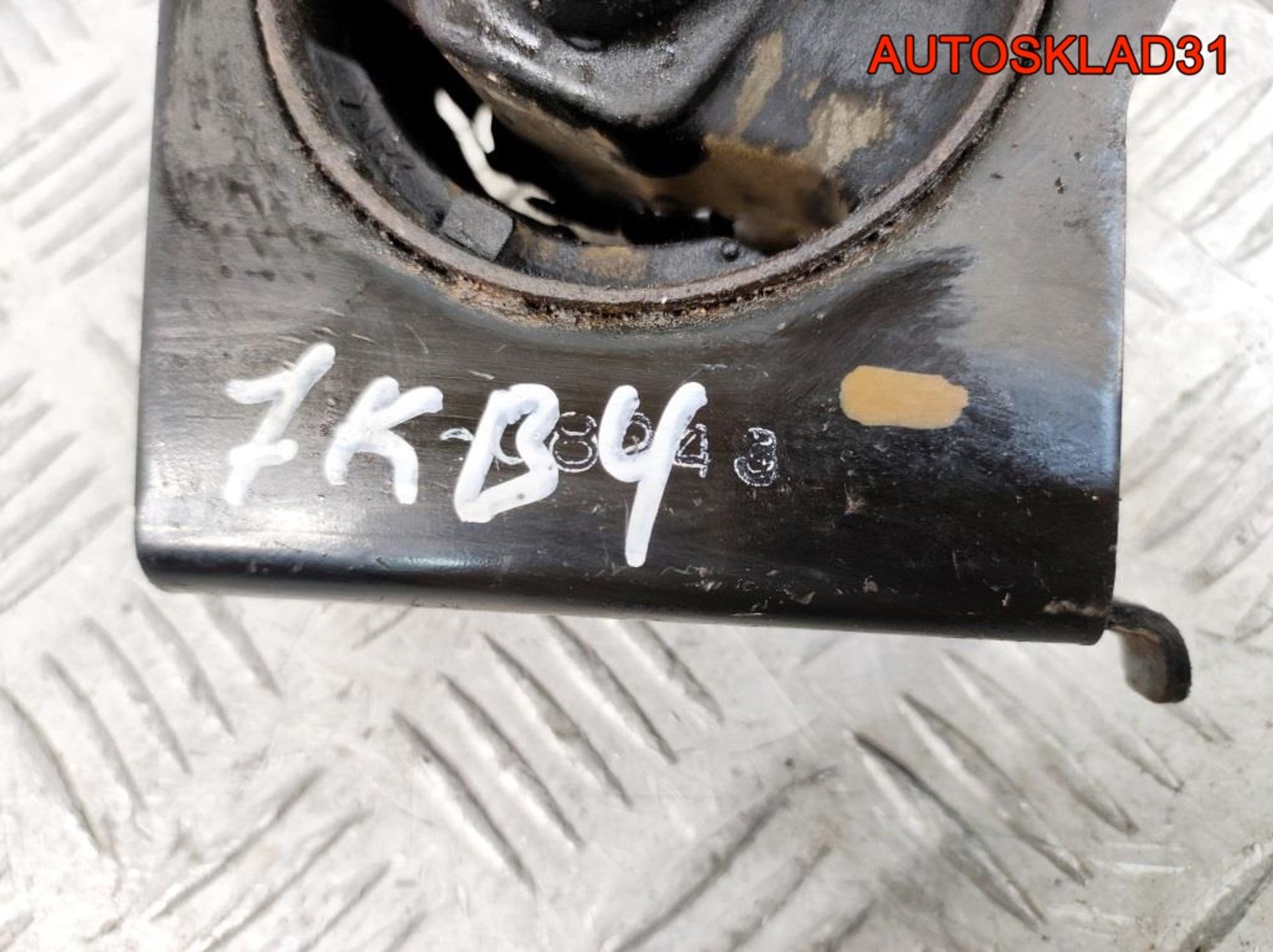 Опора двигателя передняя Ford Maverick 2 3,0 7KB4 5L8Z6Р094АА, 900 рублей, Дубовое