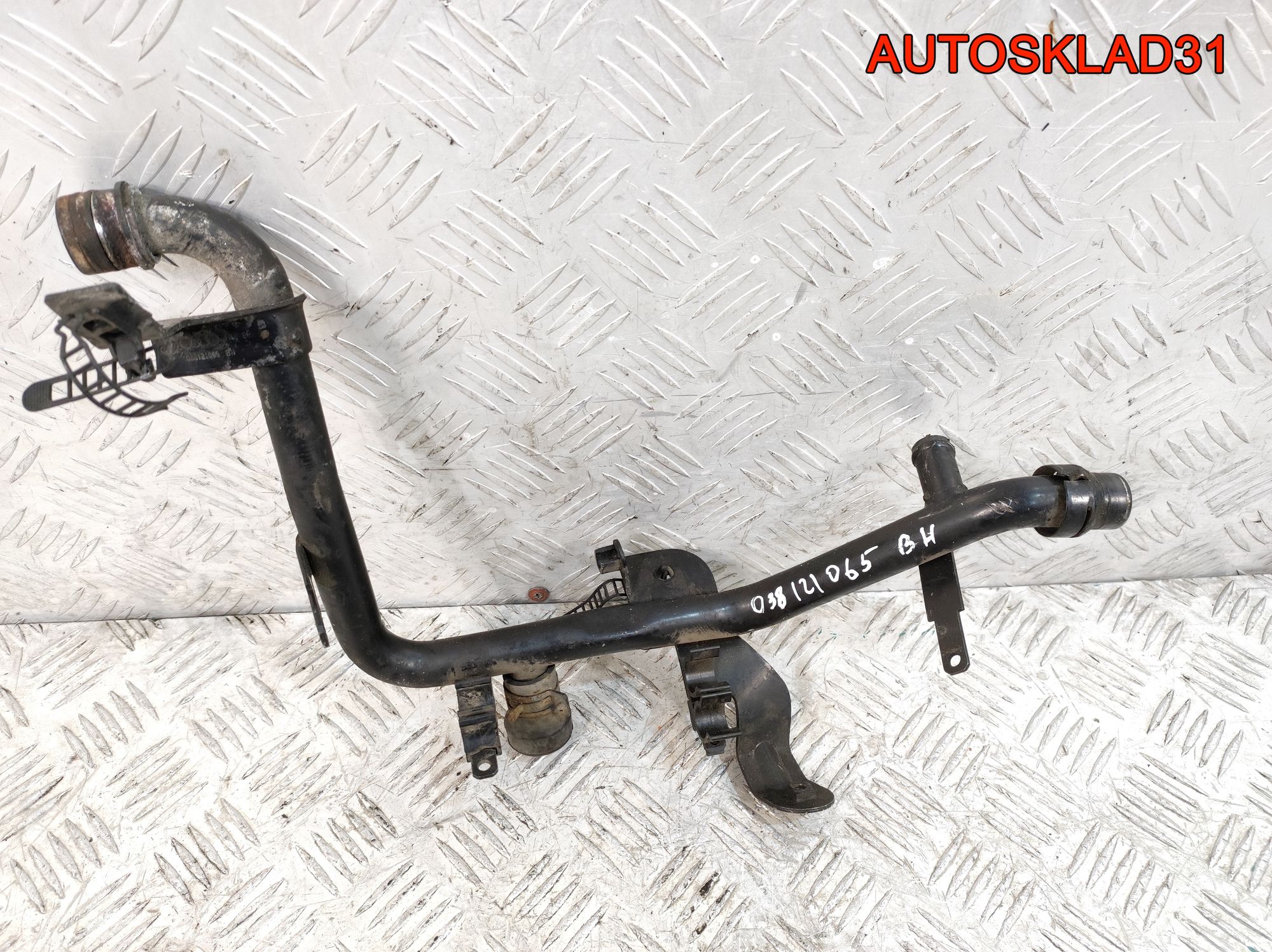 Трубка охлаждающей жидкости VW Passat B5 1.9 Дизель 038121065BH, 600 рублей, Дубовое