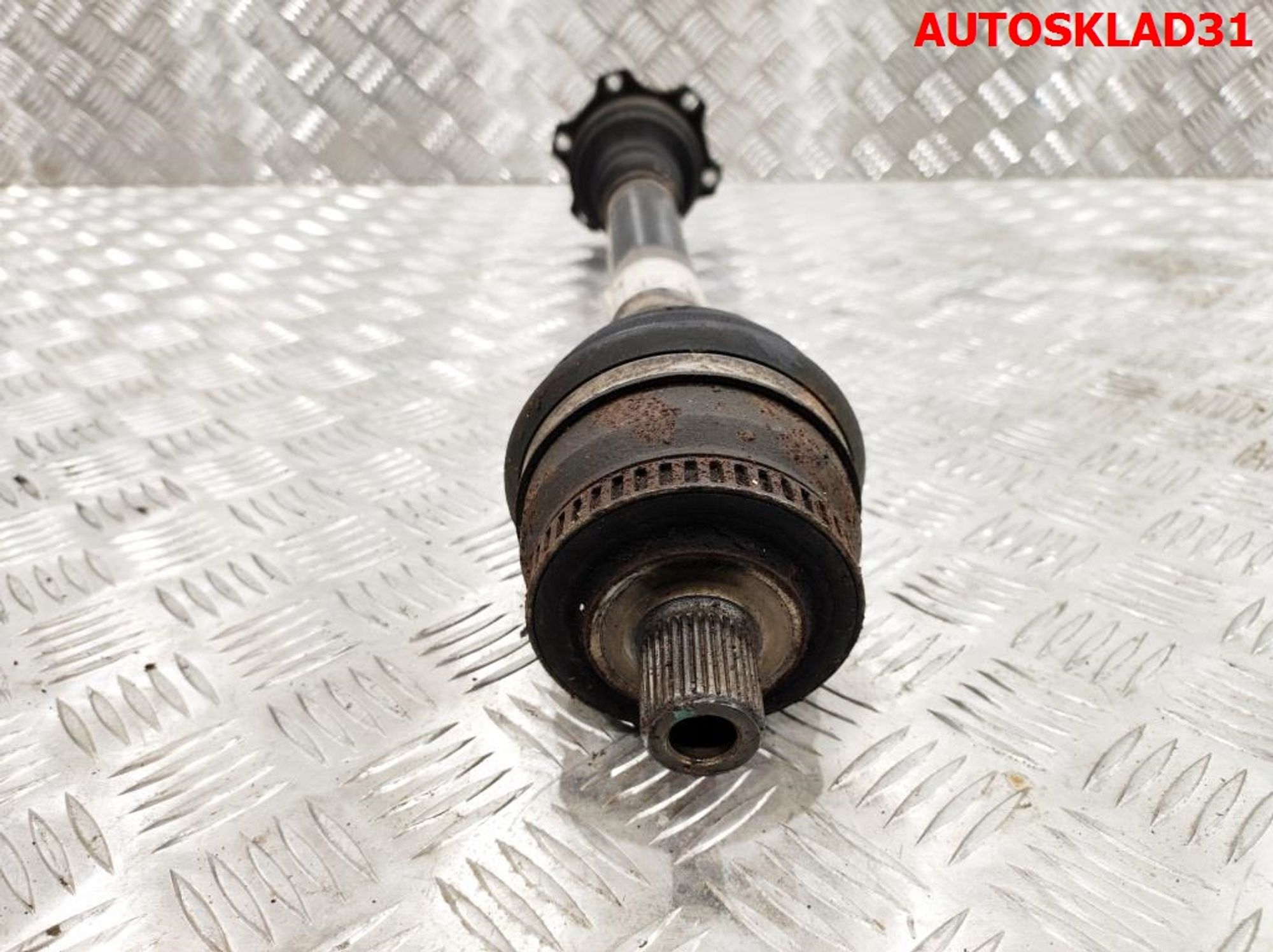Полуось передняя правая Audi A4 B5 1,8 ADR АКПП 8D0407272AC, 3600 рублей, Дубовое