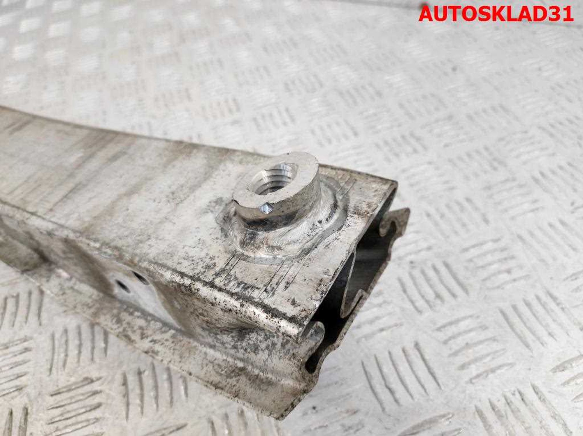 Усилитель переднего бампера Audi A6 C7 4G0807113A, 2000 рублей, Дубовое