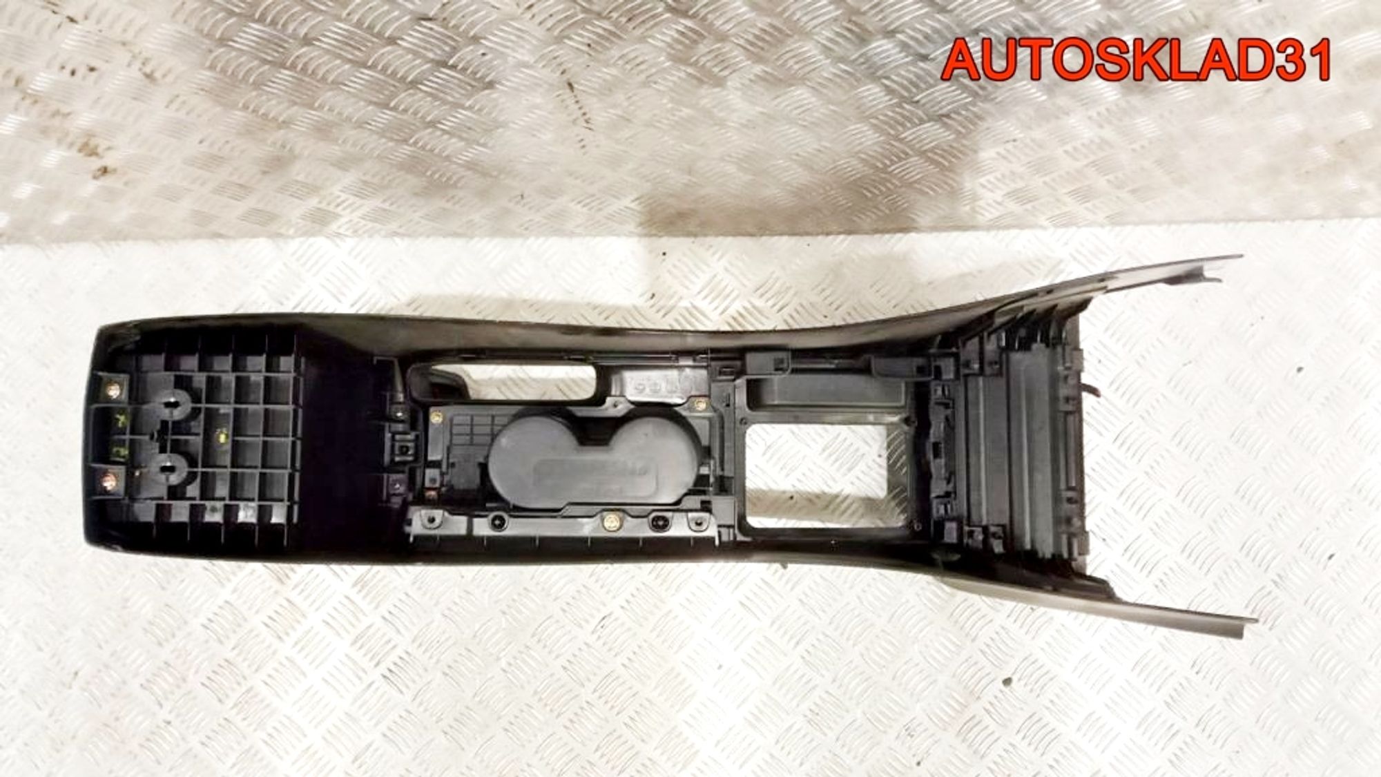 Подлокотник с консолью Mazda 3 BK BAN664420A02, 5000 рублей, Дубовое