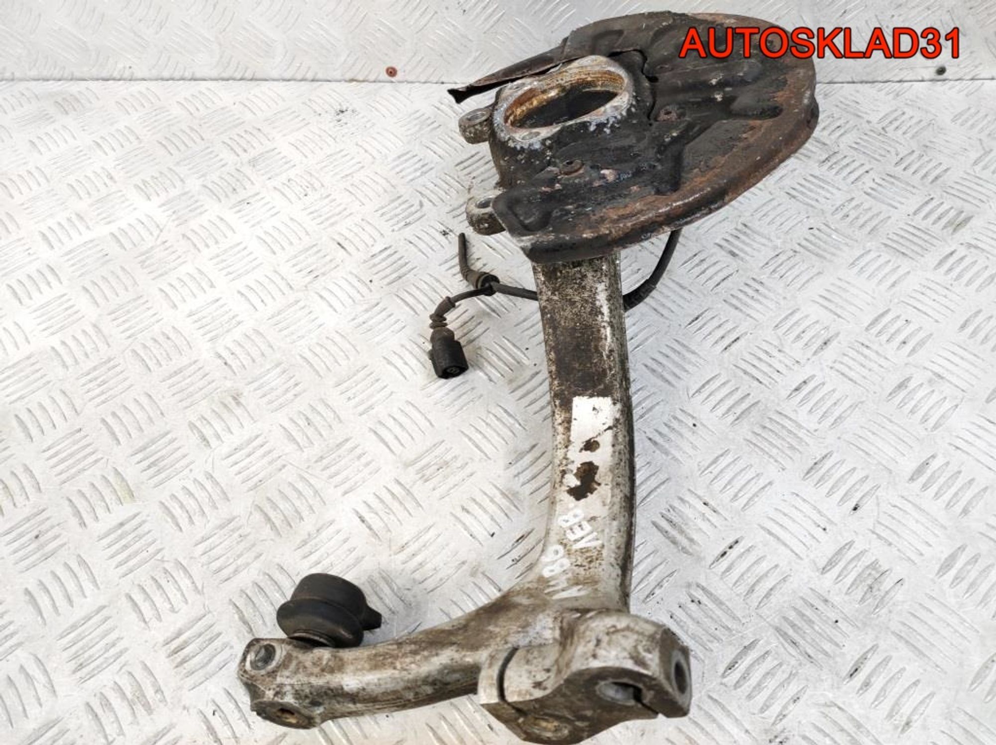 Кулак поворотный передний левый Audi A4 B6 8E0407241E, 12000 рублей, Дубовое