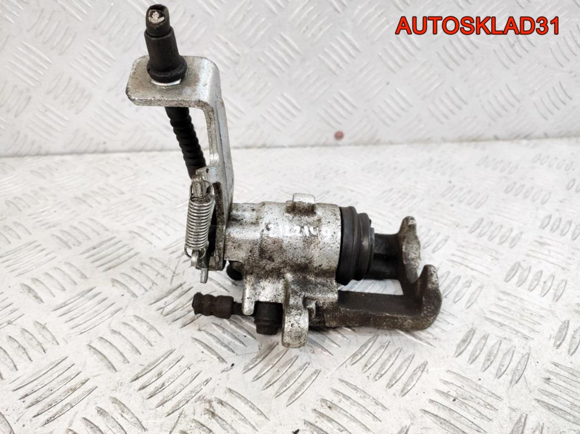 Суппорт тормозной задний левый Nissan Almera N16 44011BM40A, 3500 рублей, Дубовое