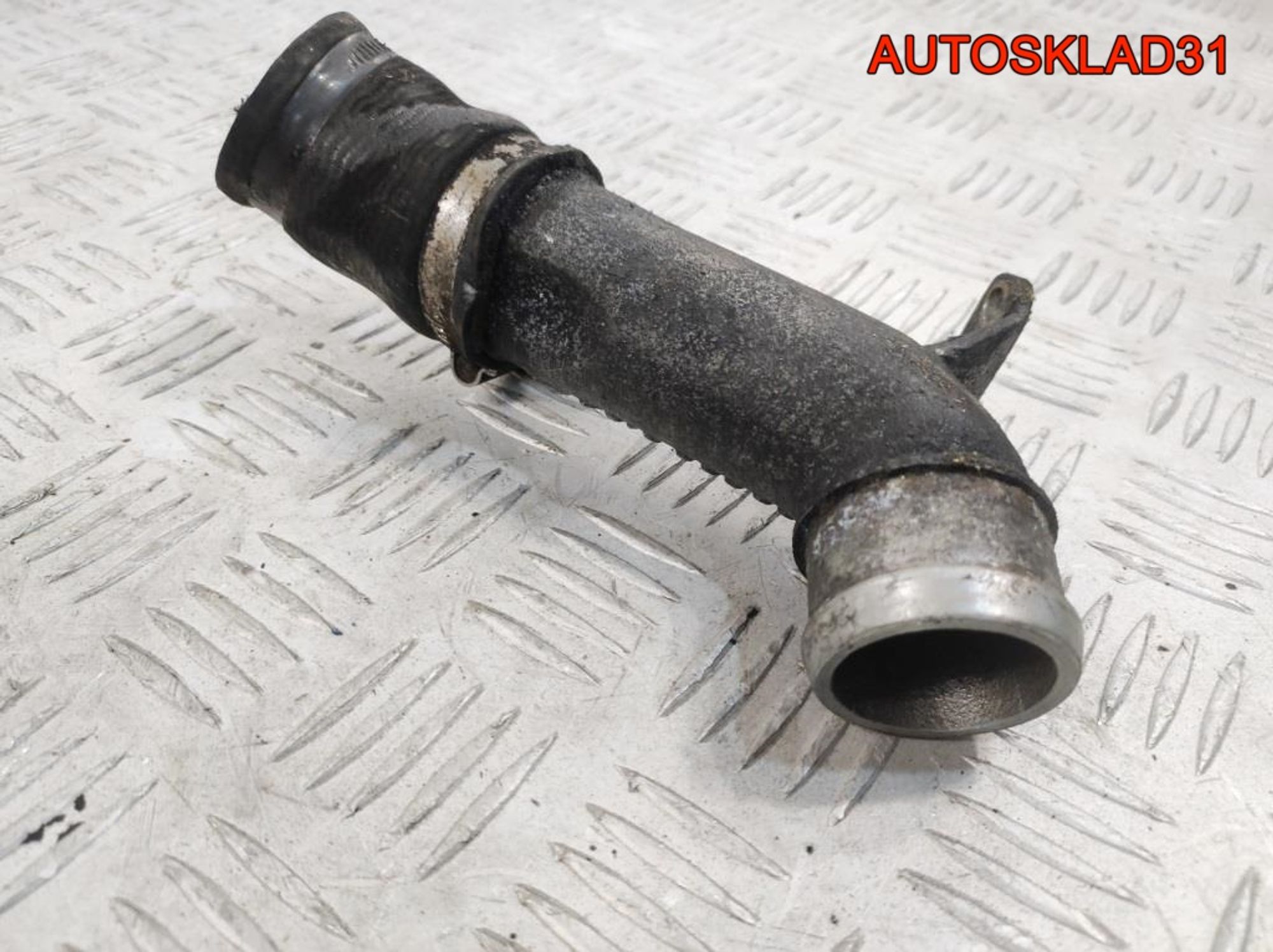 Фланец системы охлаждения Mercedes W220 A6132030015, 700 рублей, Дубовое