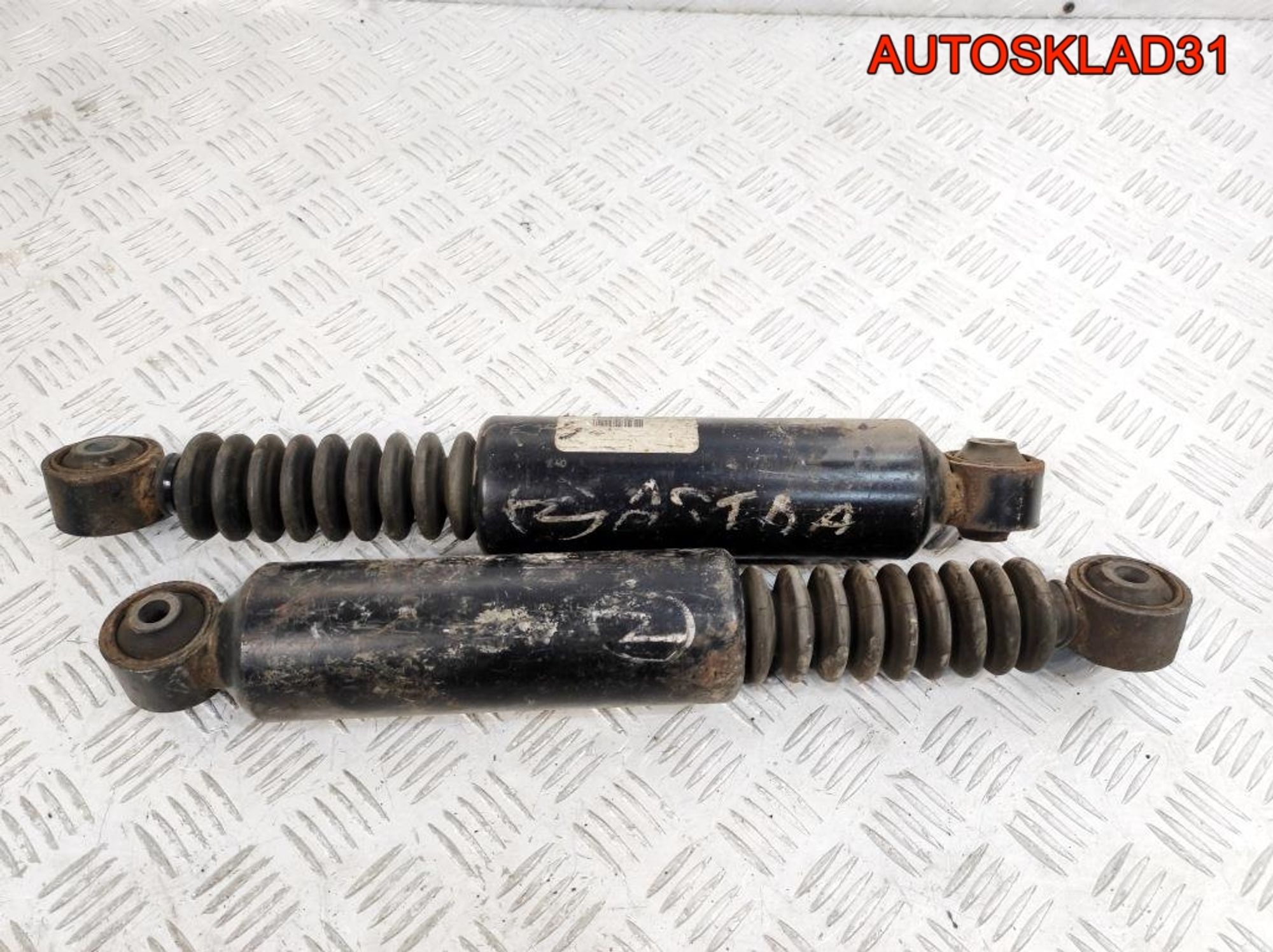 Амортизатор задний Комплект Opel Astra H 24463108 Универсал, 9000 рублей, Дубовое