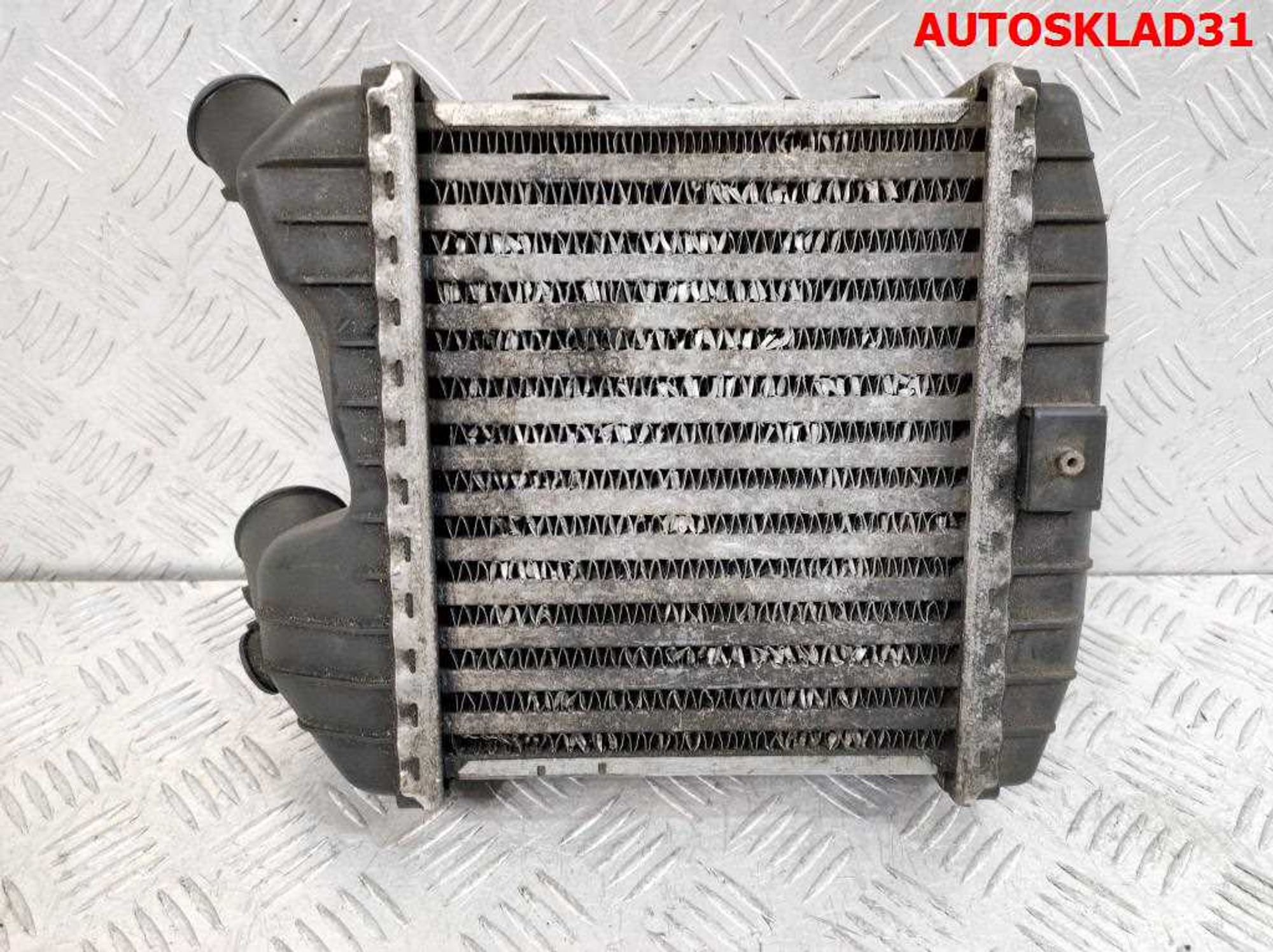Интеркулер Smart Roadster W452 0003007V005000000, 2000 рублей, Дубовое