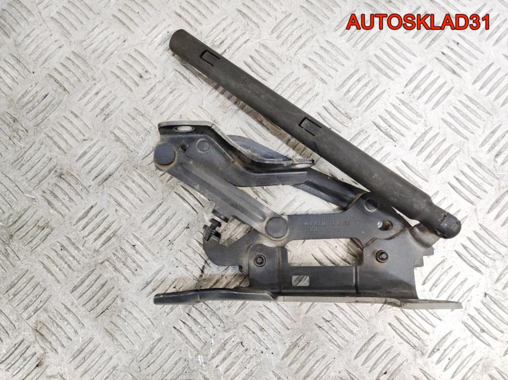 Петля капота правая Mercedes GLK X204 A2048801228, 2300 рублей, Дубовое