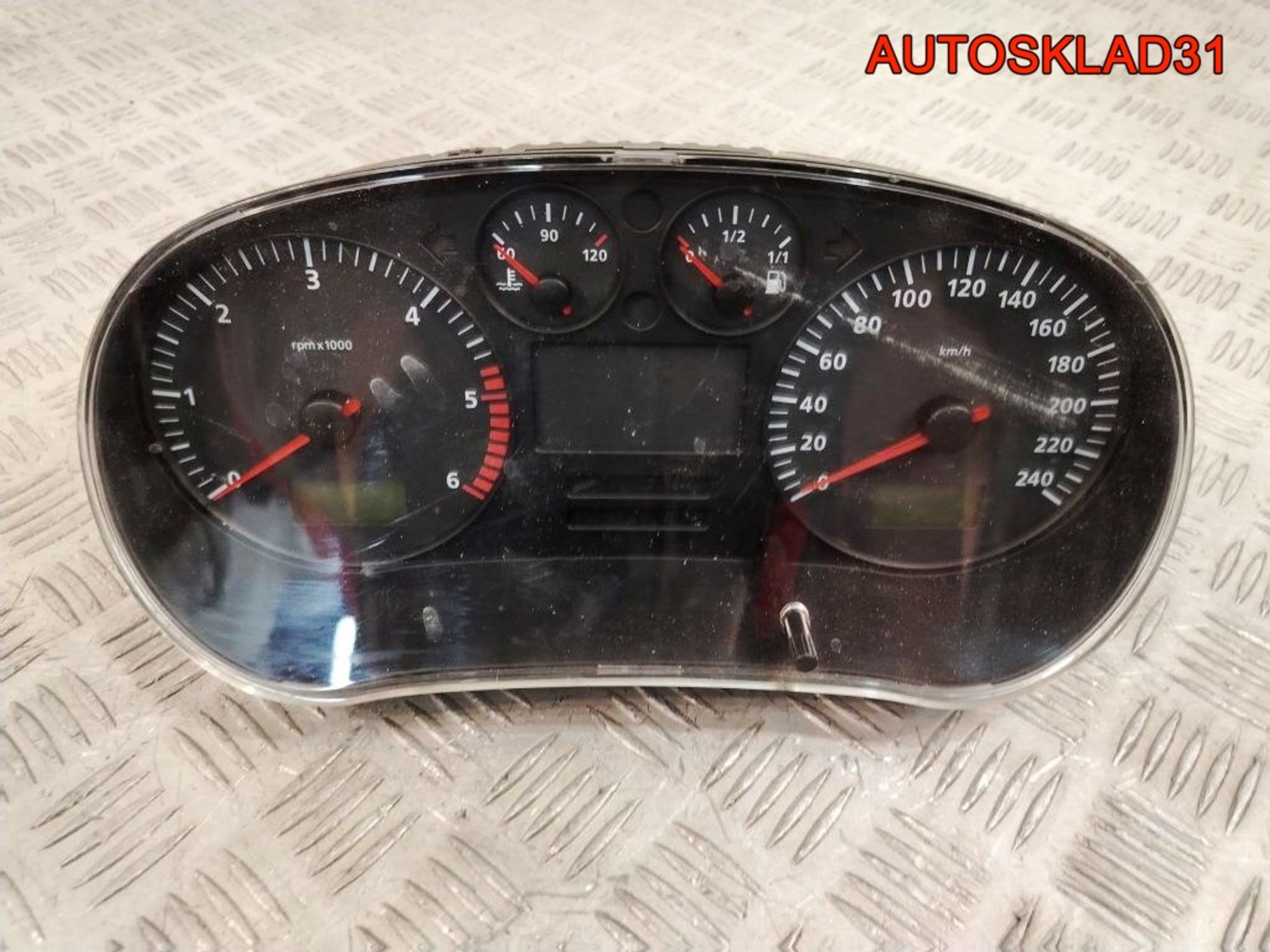 Панель приборов Seat Leon 1M1 1M0920822D Дизель, 9000 рублей, Дубовое