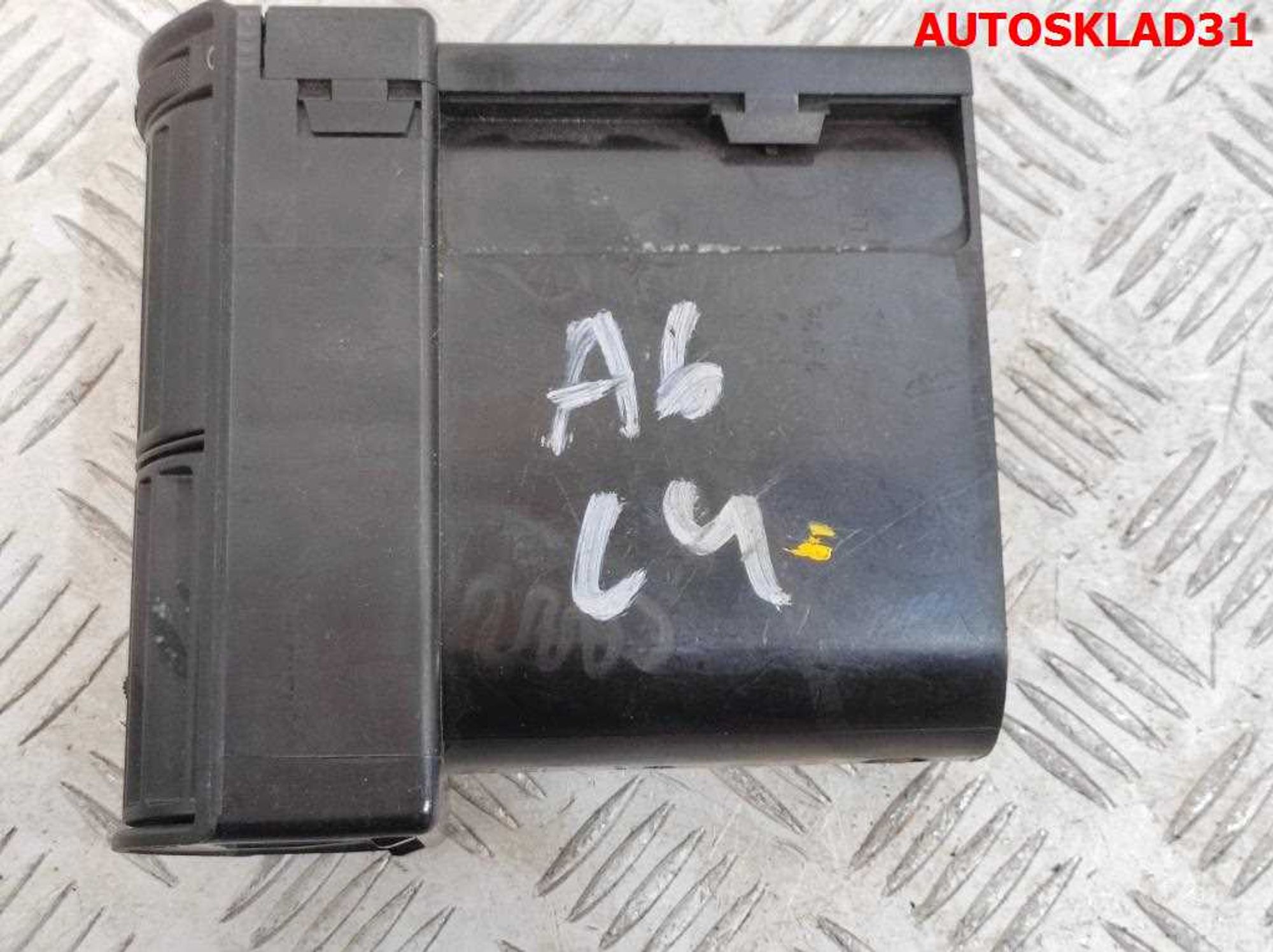 Дефлектор воздушный правый Audi A6 C4 4A1820902, 900 рублей, Дубовое