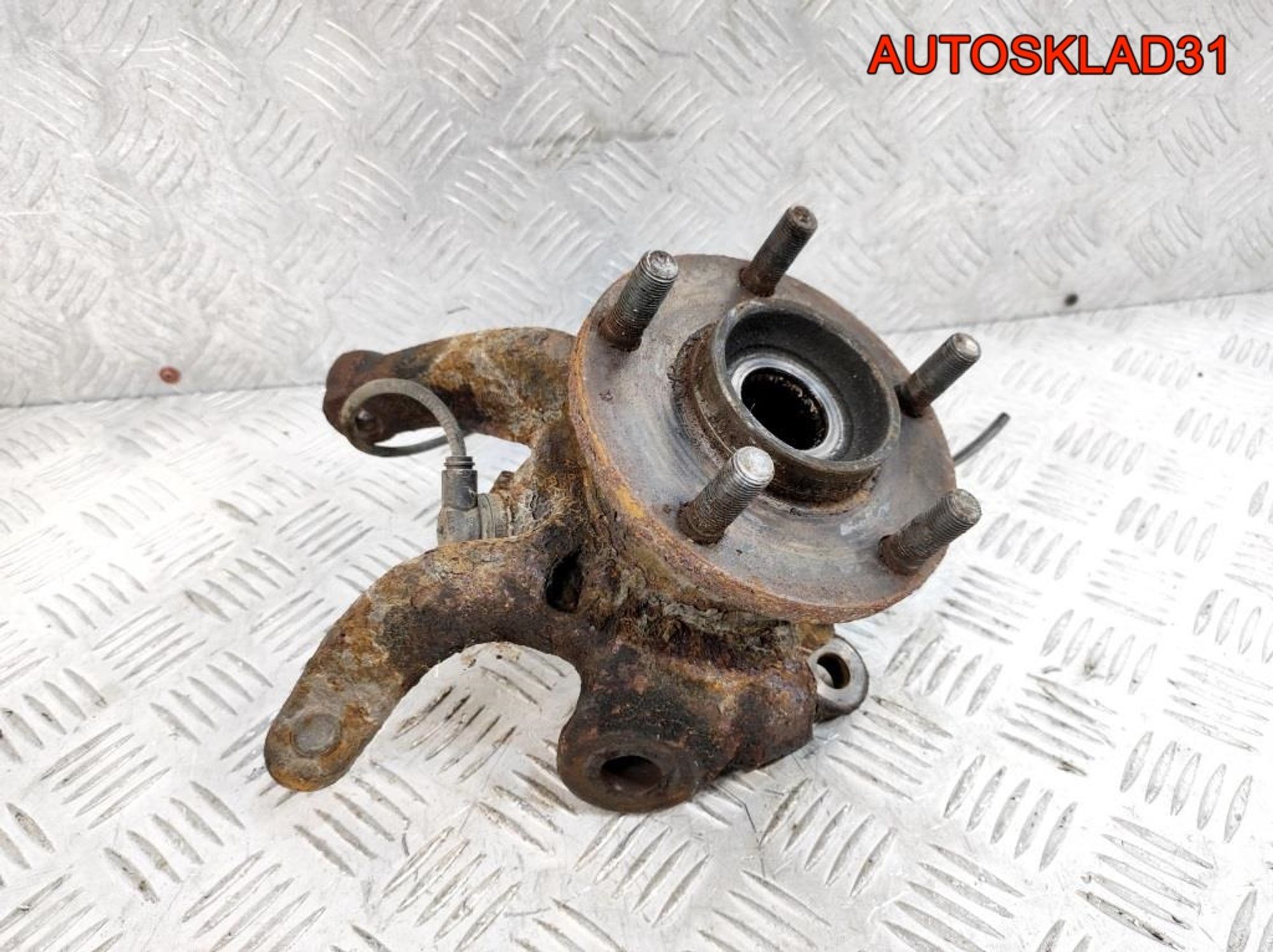 Кулак поворотный передний правый Nissan X-Trail T30 400148H300, 2700 рублей, Дубовое