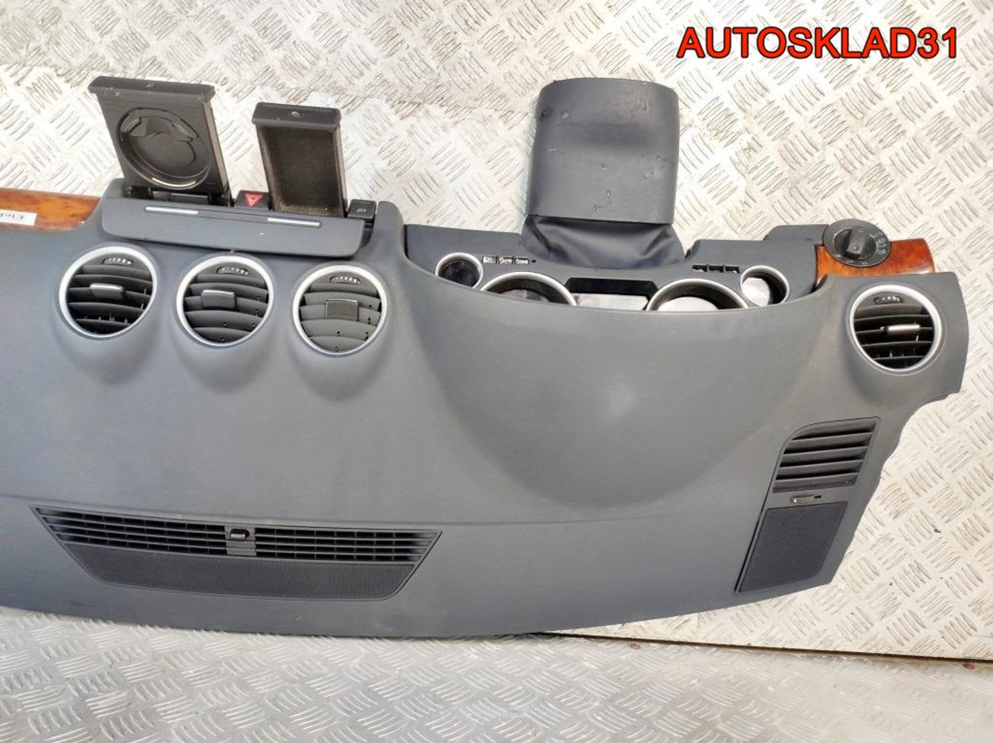 Торпедо в сборе как на фото Audi A4 B6 Кабриолет 8H1857041B, 25000 рублей, Дубовое