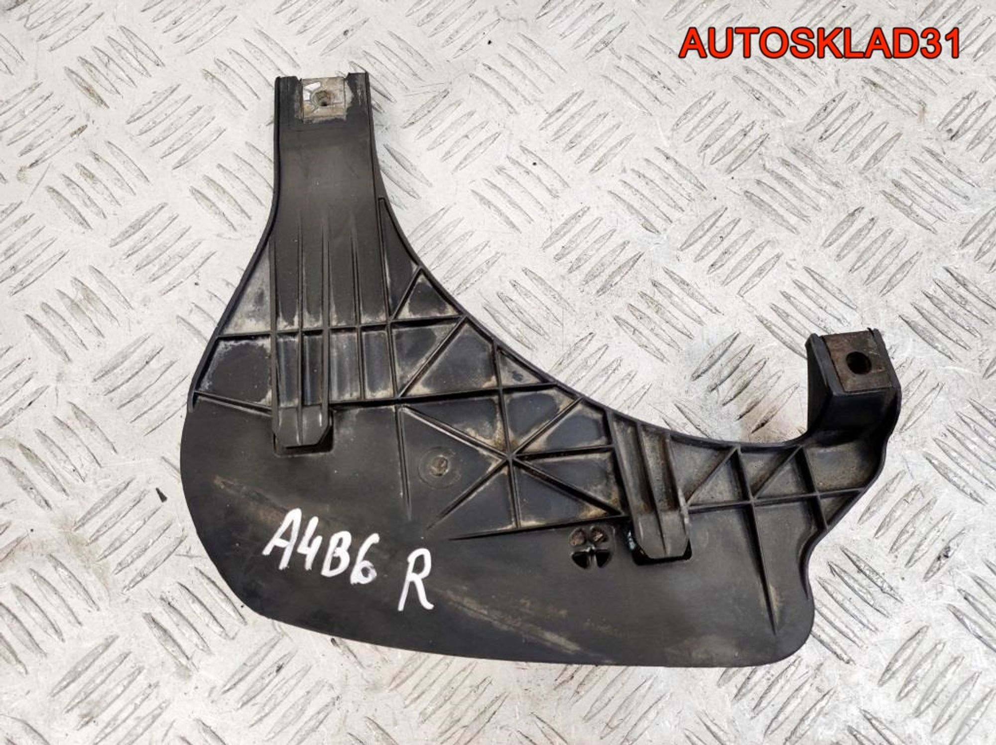 Кронштейн фары правый Audi A4 B6 8E0941454, 1400 рублей, Дубовое