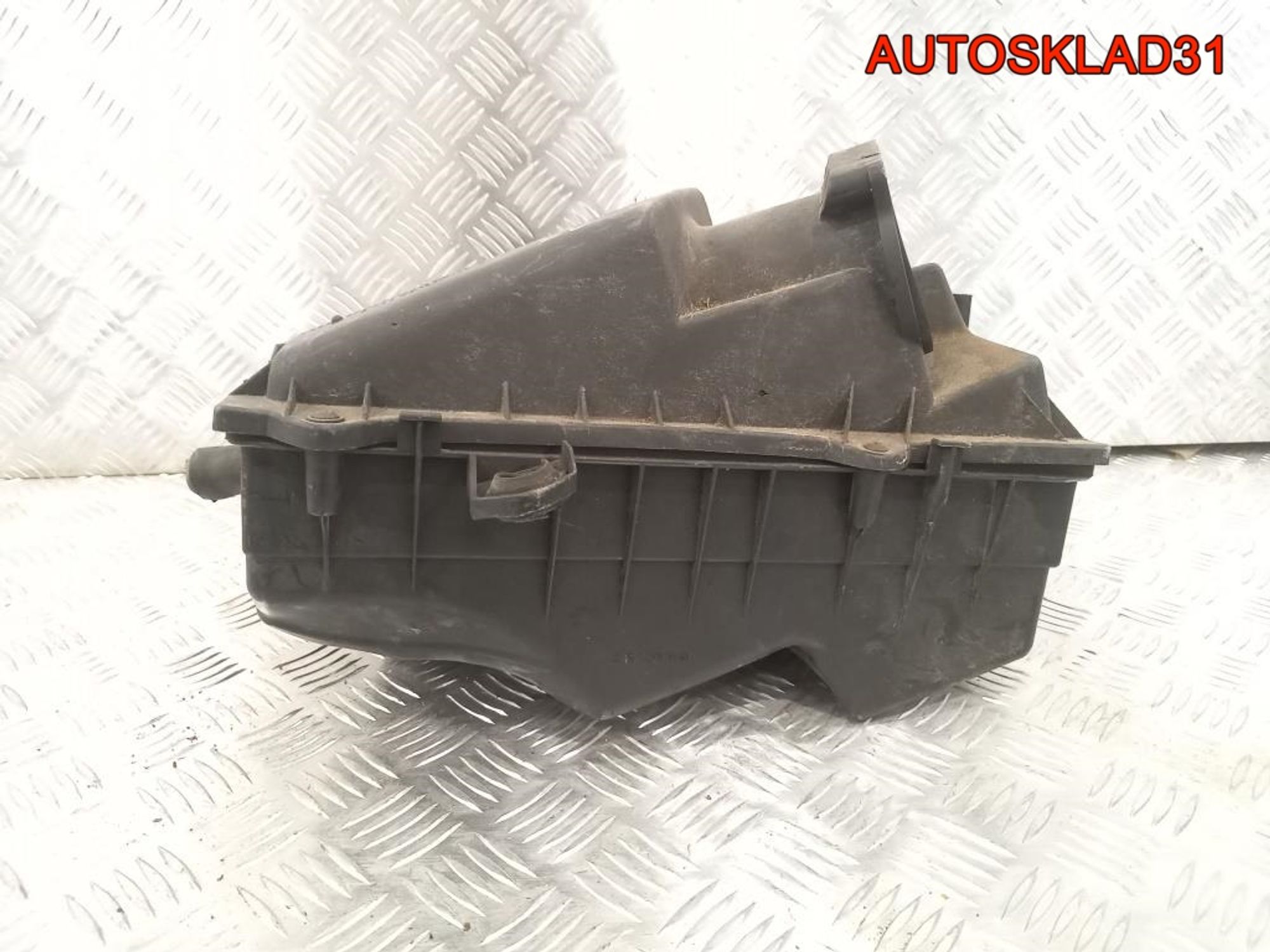 Корпус воздушного фильтра VW Golf 4 1J0129607D, 1800 рублей, Дубовое