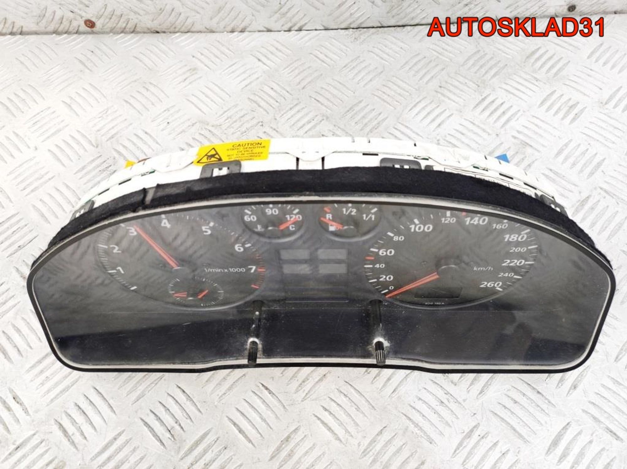 Панель приборов Audi A4 B5 8D0919033C Бензин, 12000 рублей, Дубовое