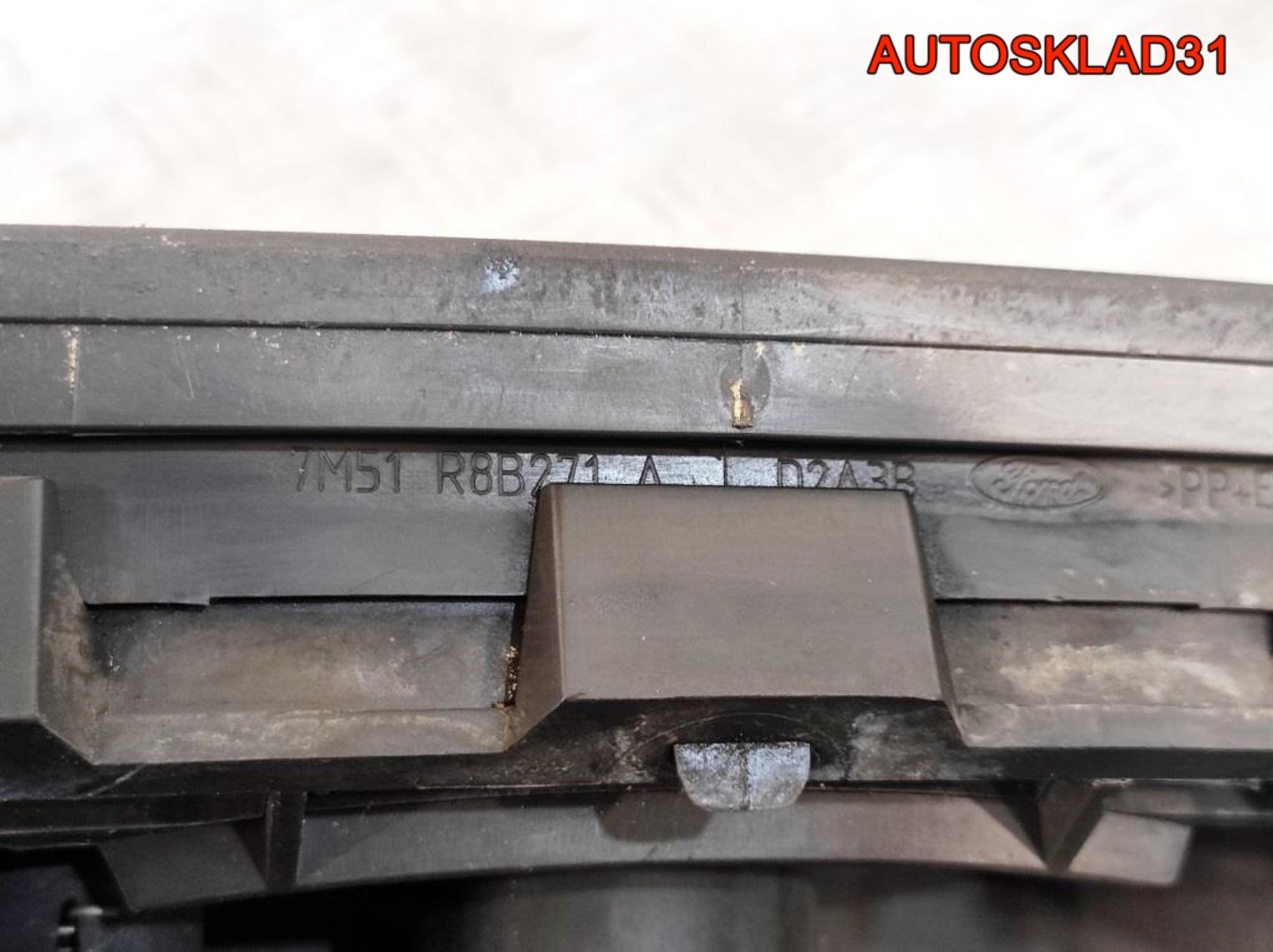 Решетка радиатора Ford C-MAX 7M51R8138AE Рест, 5400 рублей, Дубовое