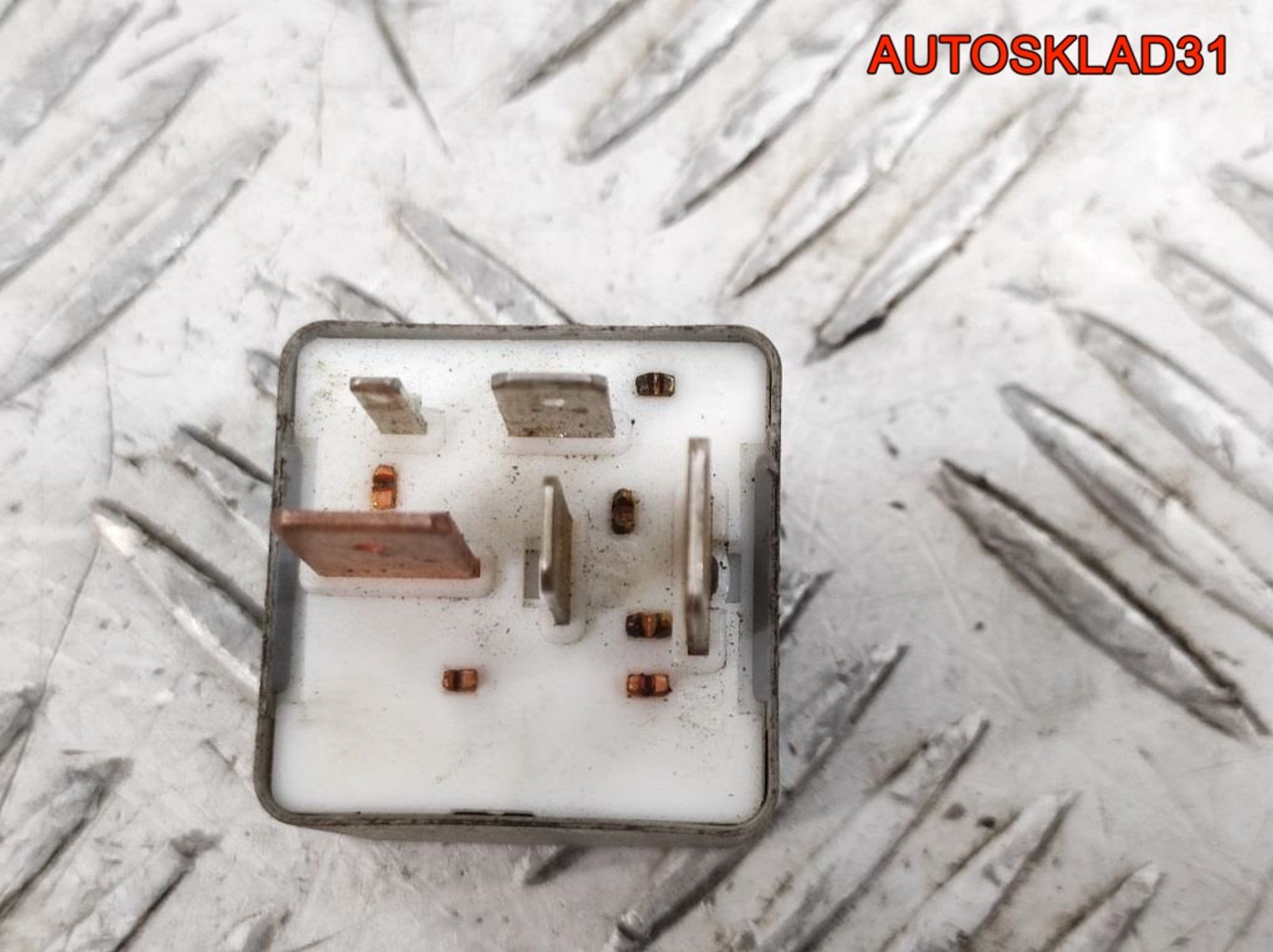 Реле топливного насоса №208 Audi 100 C4 8A0951253B, 600 рублей, Дубовое