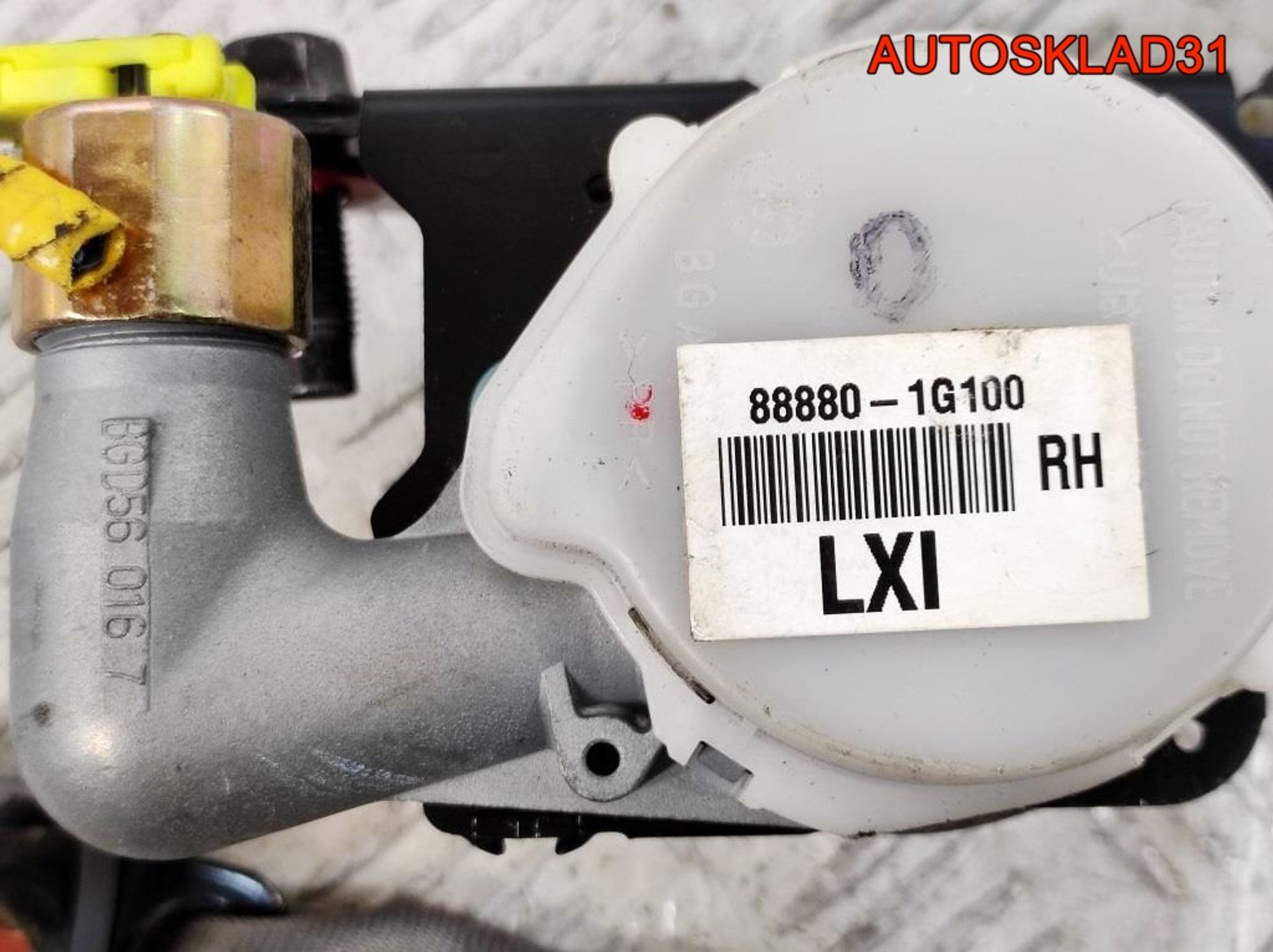 Ремень безопасности Kia Rio 2 888801G100, 2900 рублей, Дубовое