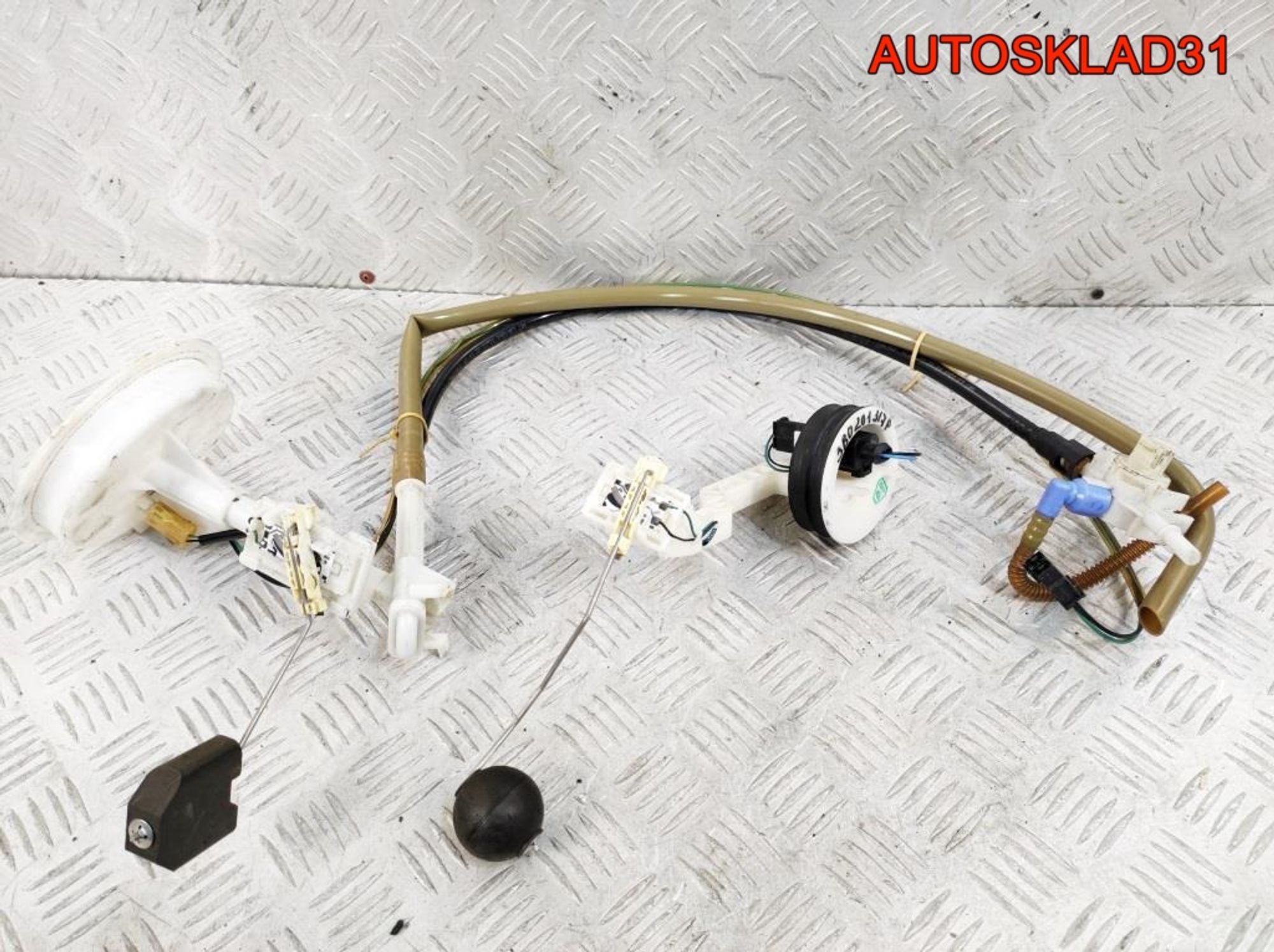 Датчик уровня топлива VW Passat B5 3B0201317P, 3600 рублей, Дубовое