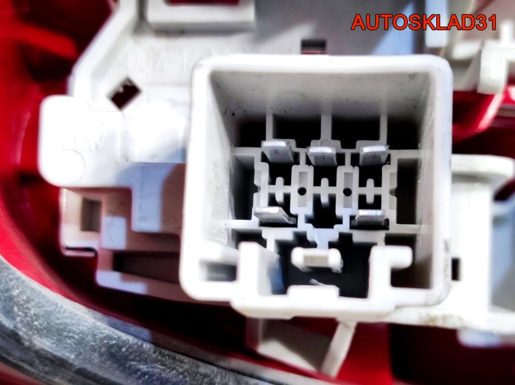 Фонарь задний правый Ford Fiesta 8A6113404AE, 3300 рублей, Дубовое