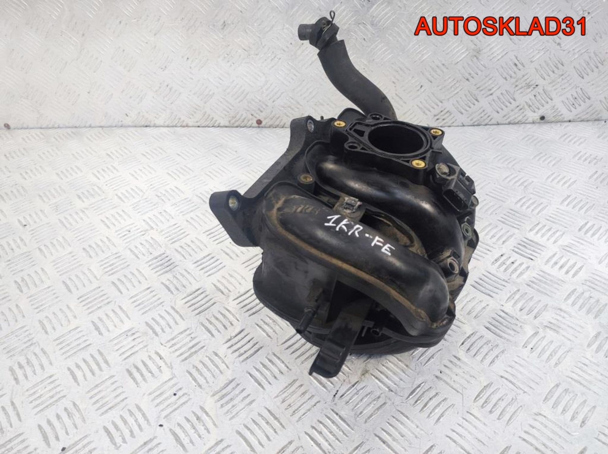 Коллектор впускной Peugeot 107 1,0 1KR-FE Бензин, 1300 рублей, Дубовое