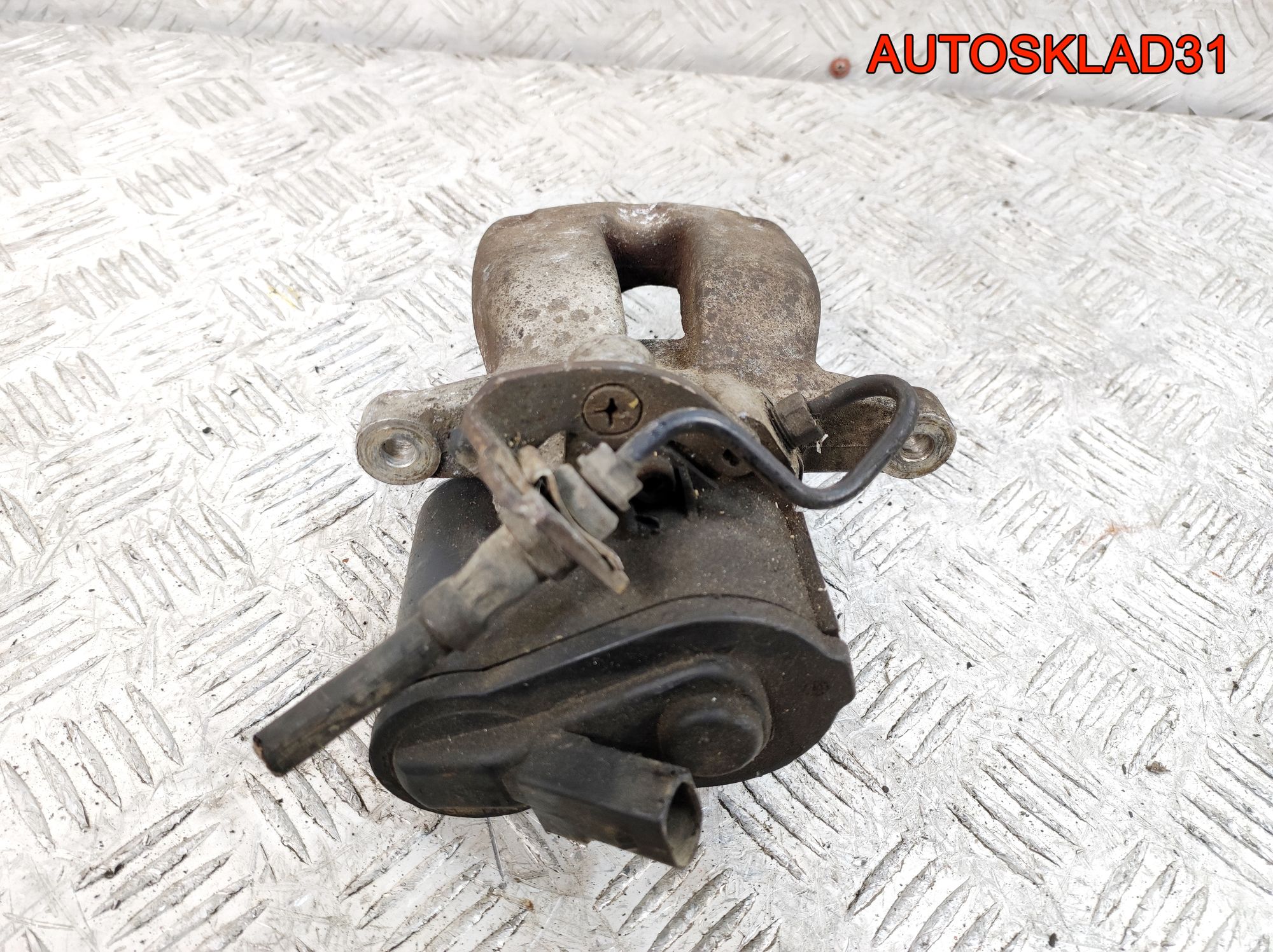 Суппорт тормозной задний левый VW Passat B6 3C0615403E, 7000 рублей, Дубовое