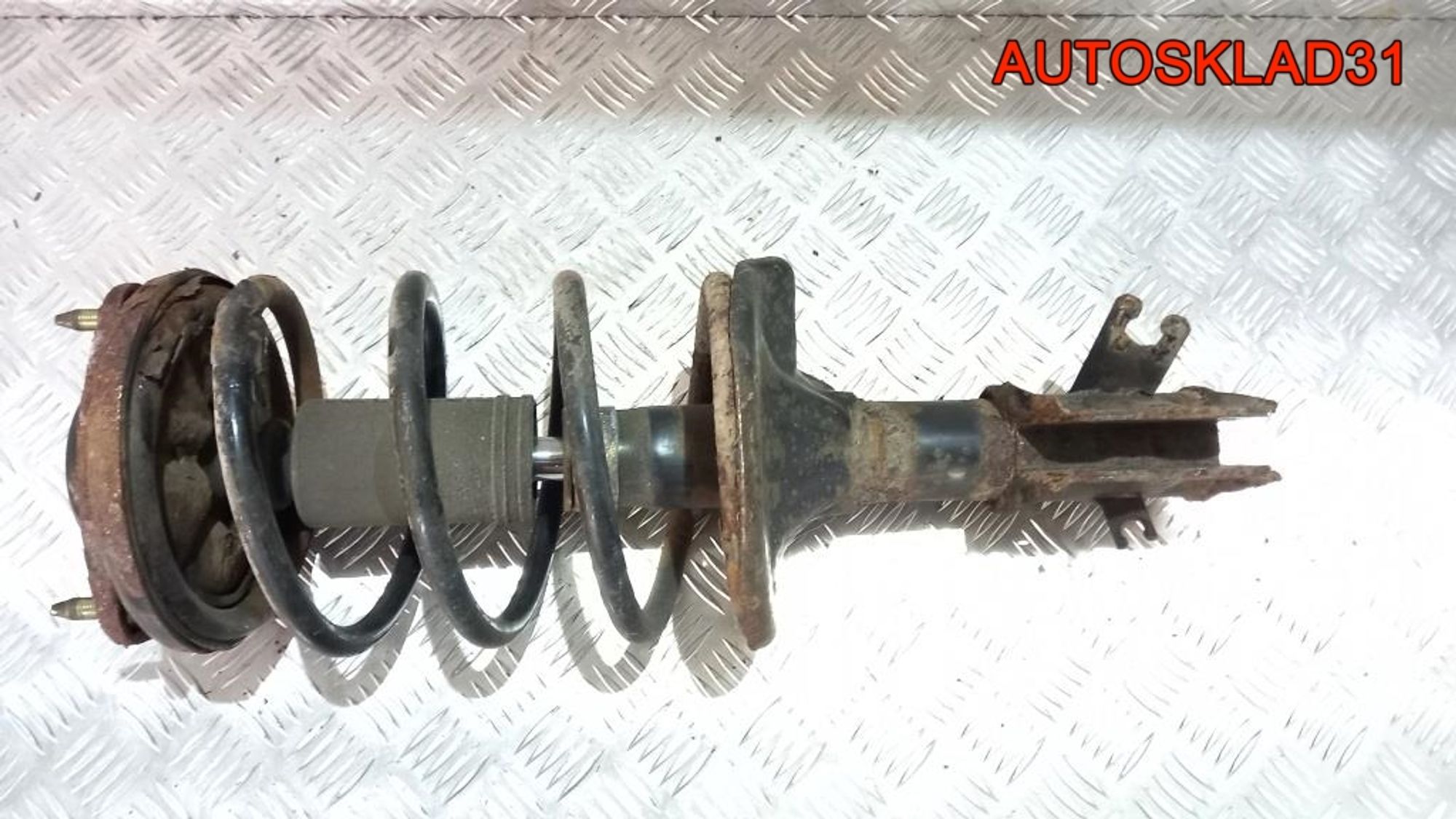 Амортизатор передний правый в сборе Mitsubishi Carisma DA MR554949, 5000 рублей, Дубовое