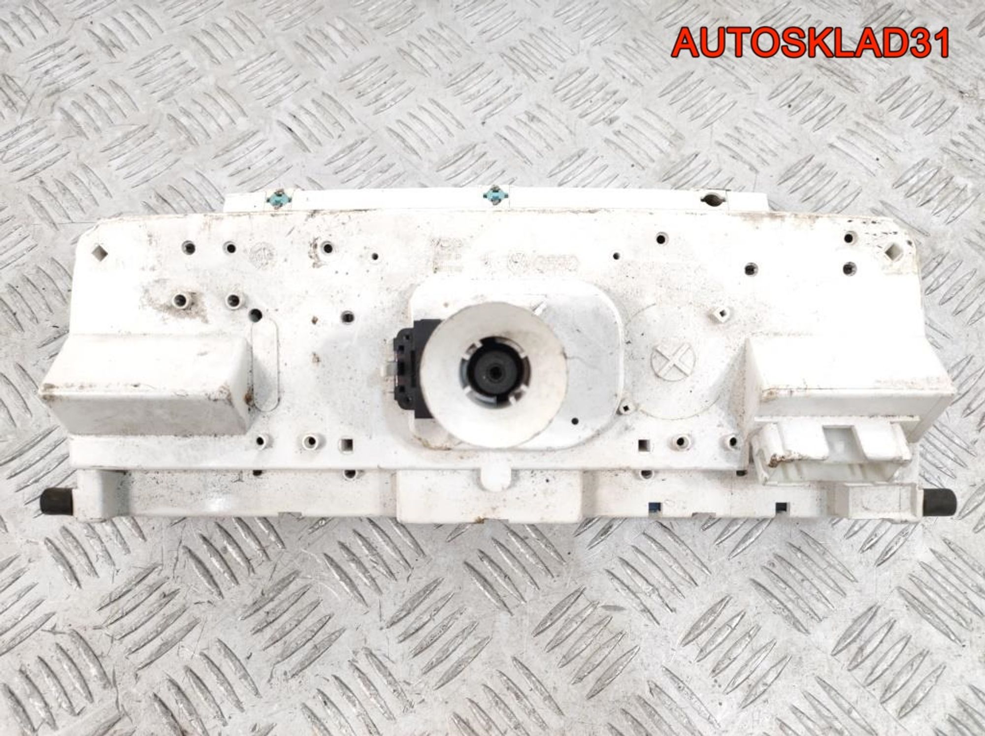 Панель приборов VW Passat B3 357919033AJ, 10000 рублей, Дубовое