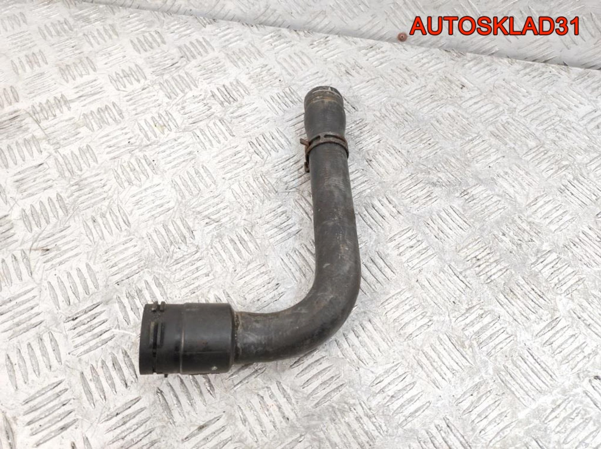 Патрубок радиатора VW Passat B5 1,6 Бензин 8D0121101K, 1000 рублей, Дубовое