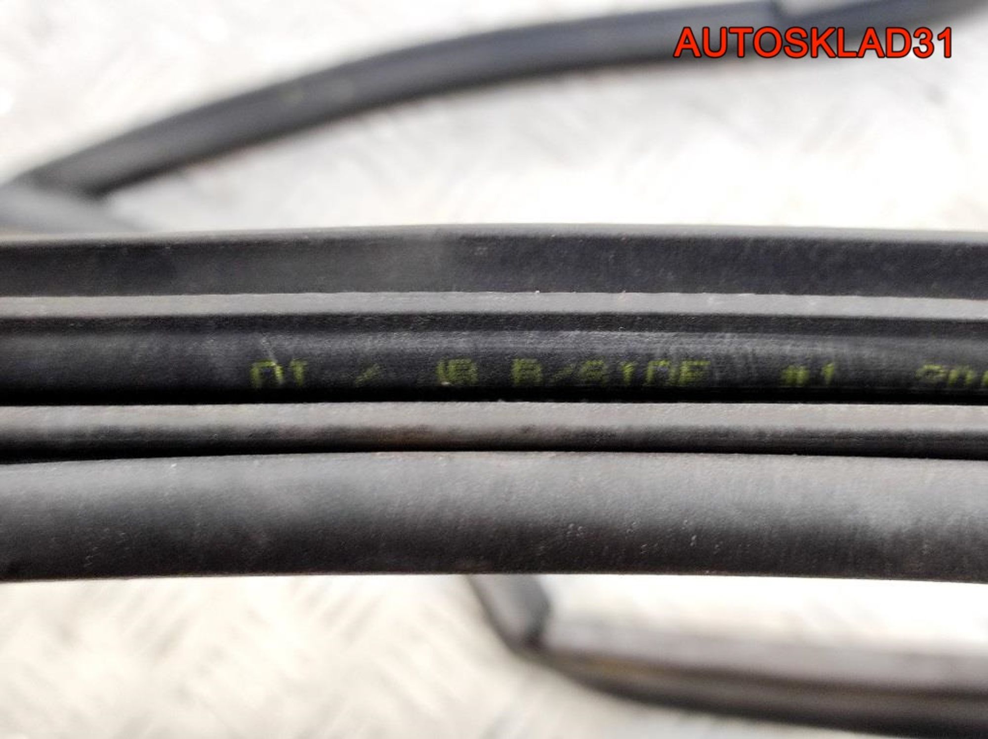 Уплотнитель двери Комплект Kia Rio 2 Хетчбэк, 4500 рублей, Дубовое