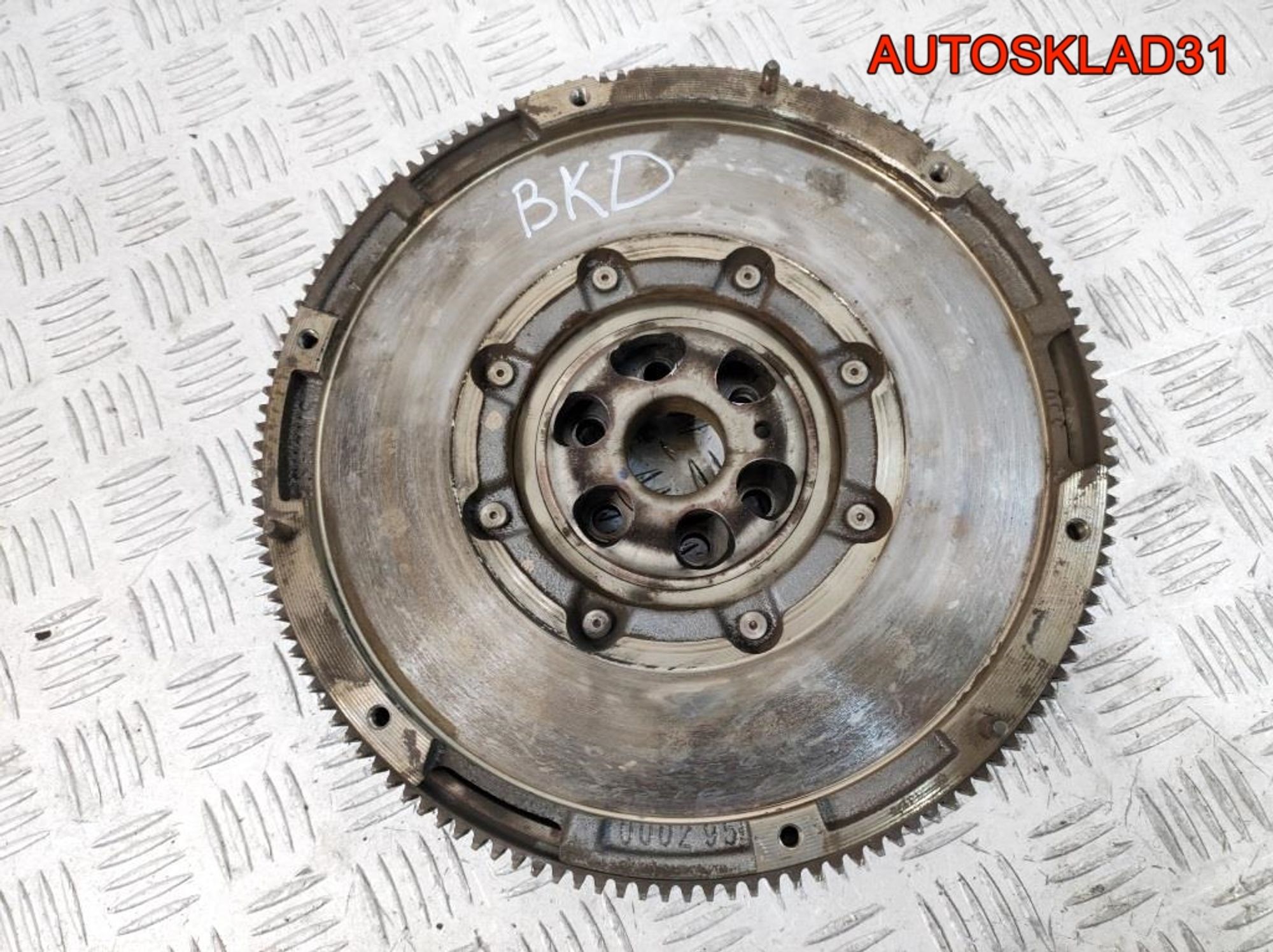 Маховик в сборе со сцеплением VW Passat B6 2,0 BKD 03G105266BN, 8000 рублей, Дубовое