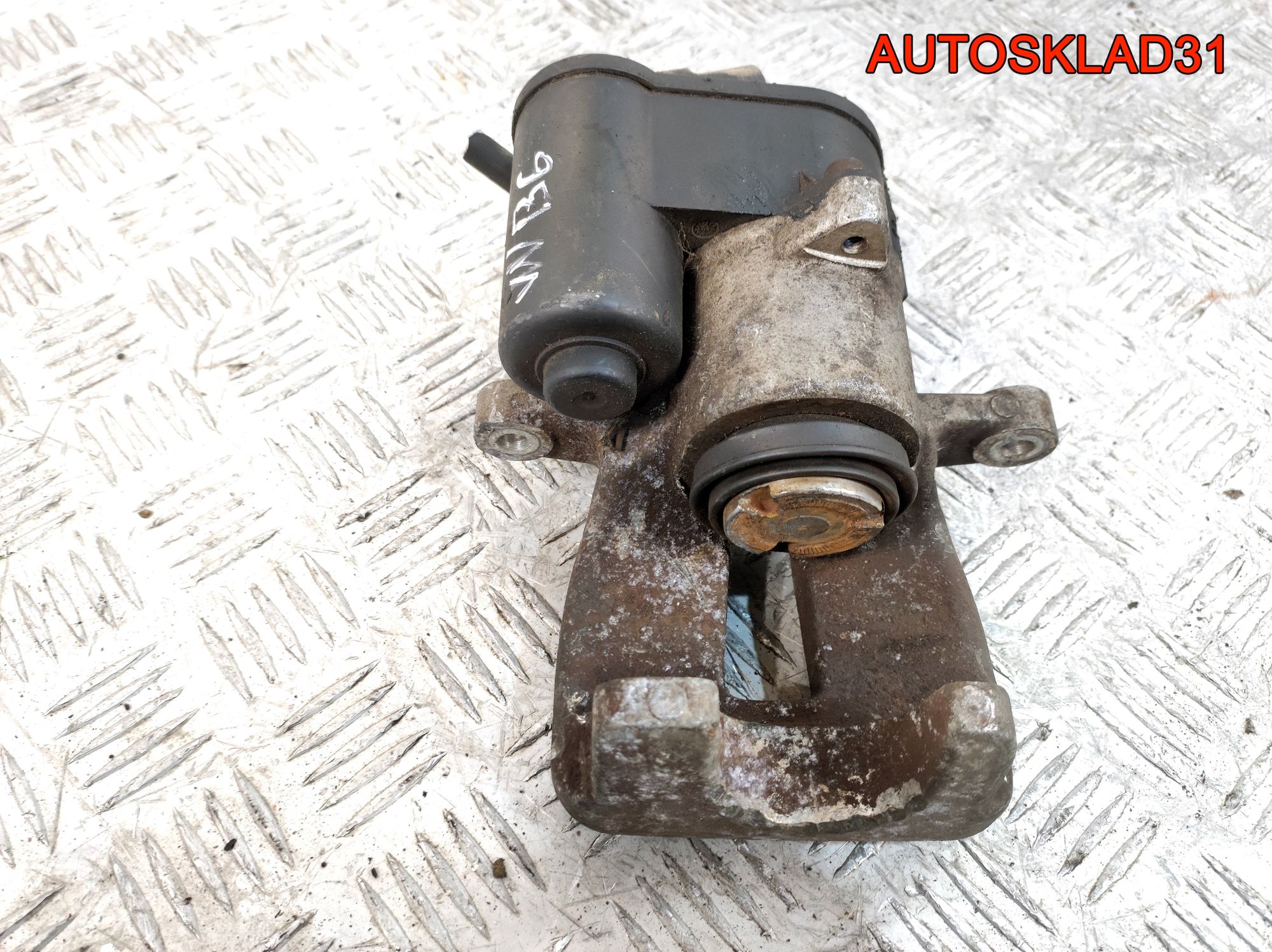 Суппорт тормозной задний левый VW Passat B6 3C0615403E, 7000 рублей, Дубовое