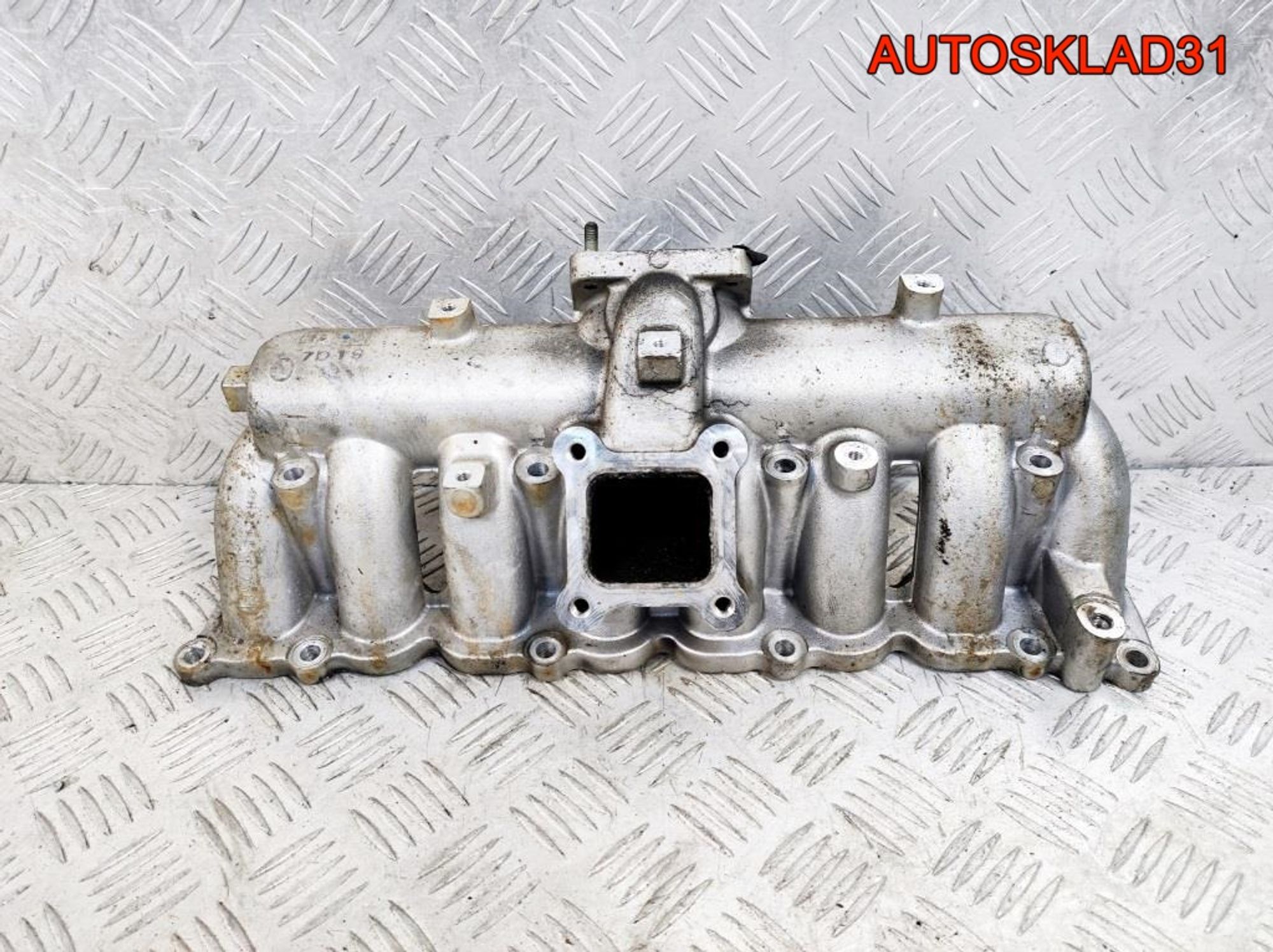 Коллектор впускной Hyundai H 1 2.5 D4CB 283104A002, 2500 рублей, Дубовое