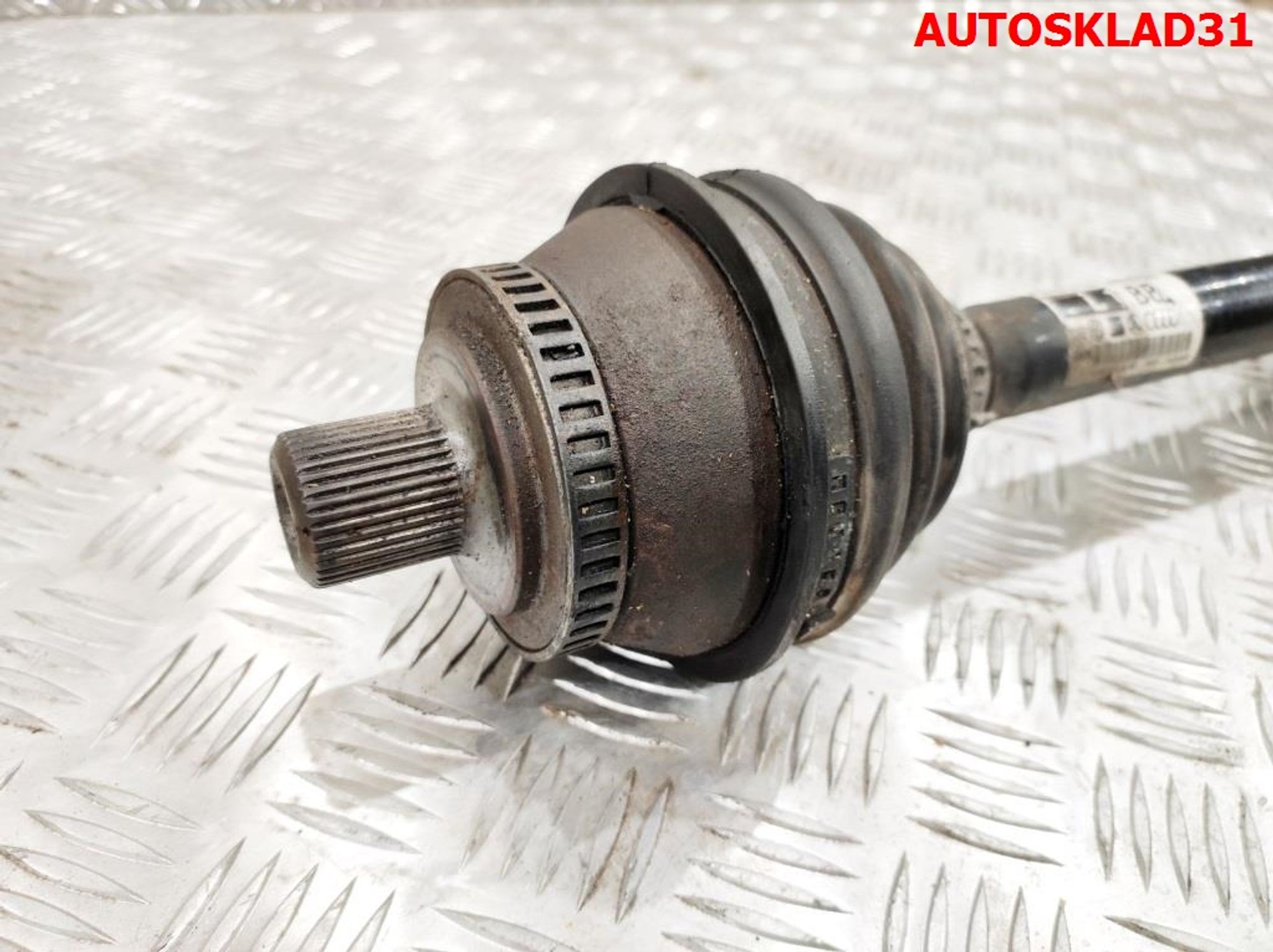 Полуось передняя левая Audi A6 C5 2,5 BFC Дизель АКПП 4B0407271BB, 4000 рублей, Дубовое