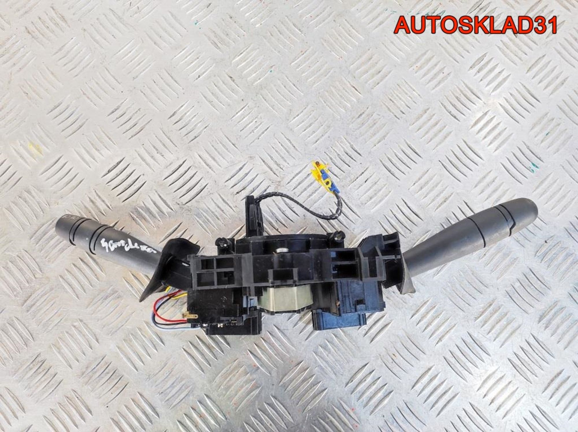 Переключатель подрулевой LADA Largus 8200792584, 3300 рублей, Дубовое