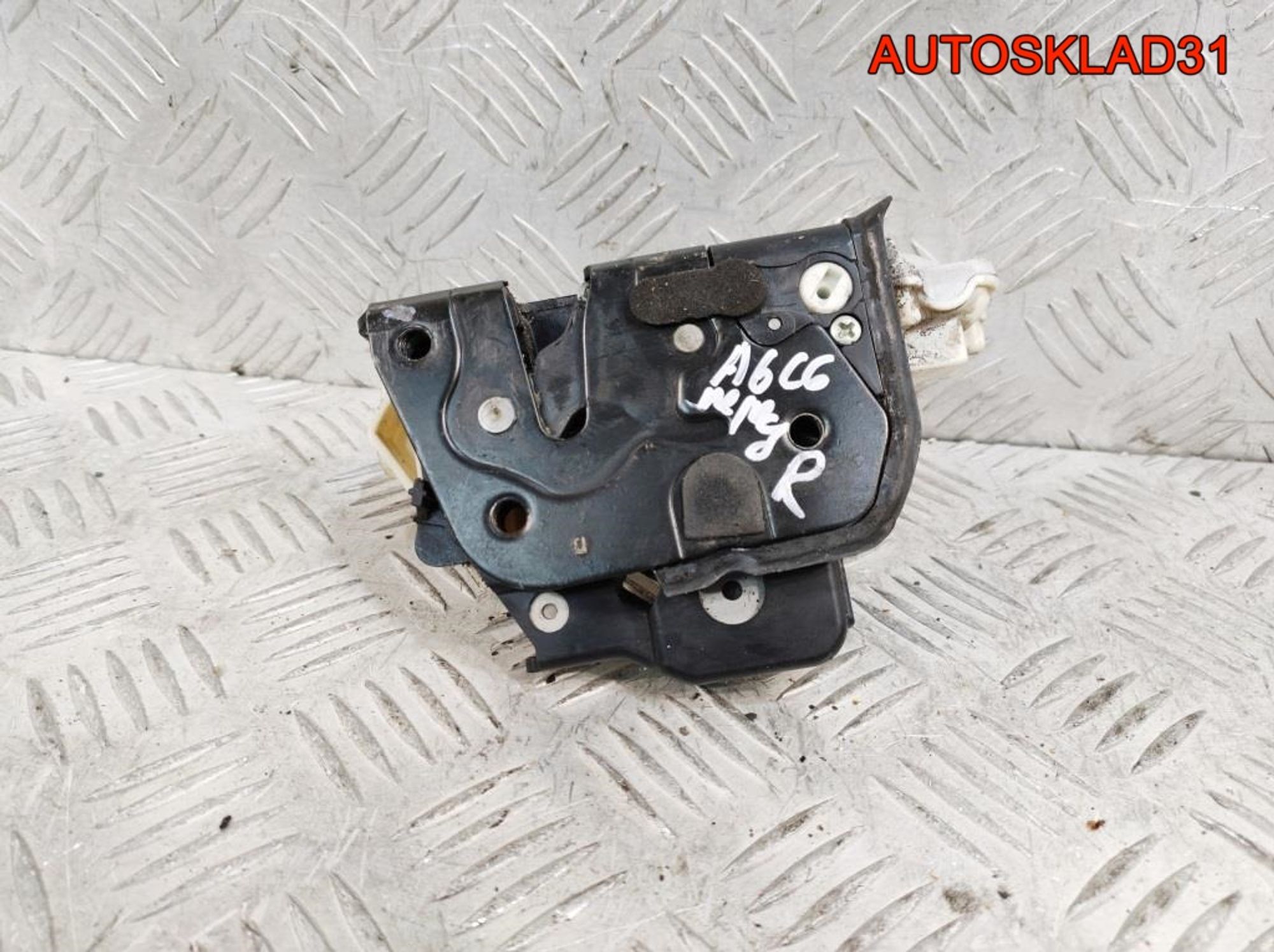 Замок двери передней правой Audi A6 C6 4F1837016, 4500 рублей, Дубовое