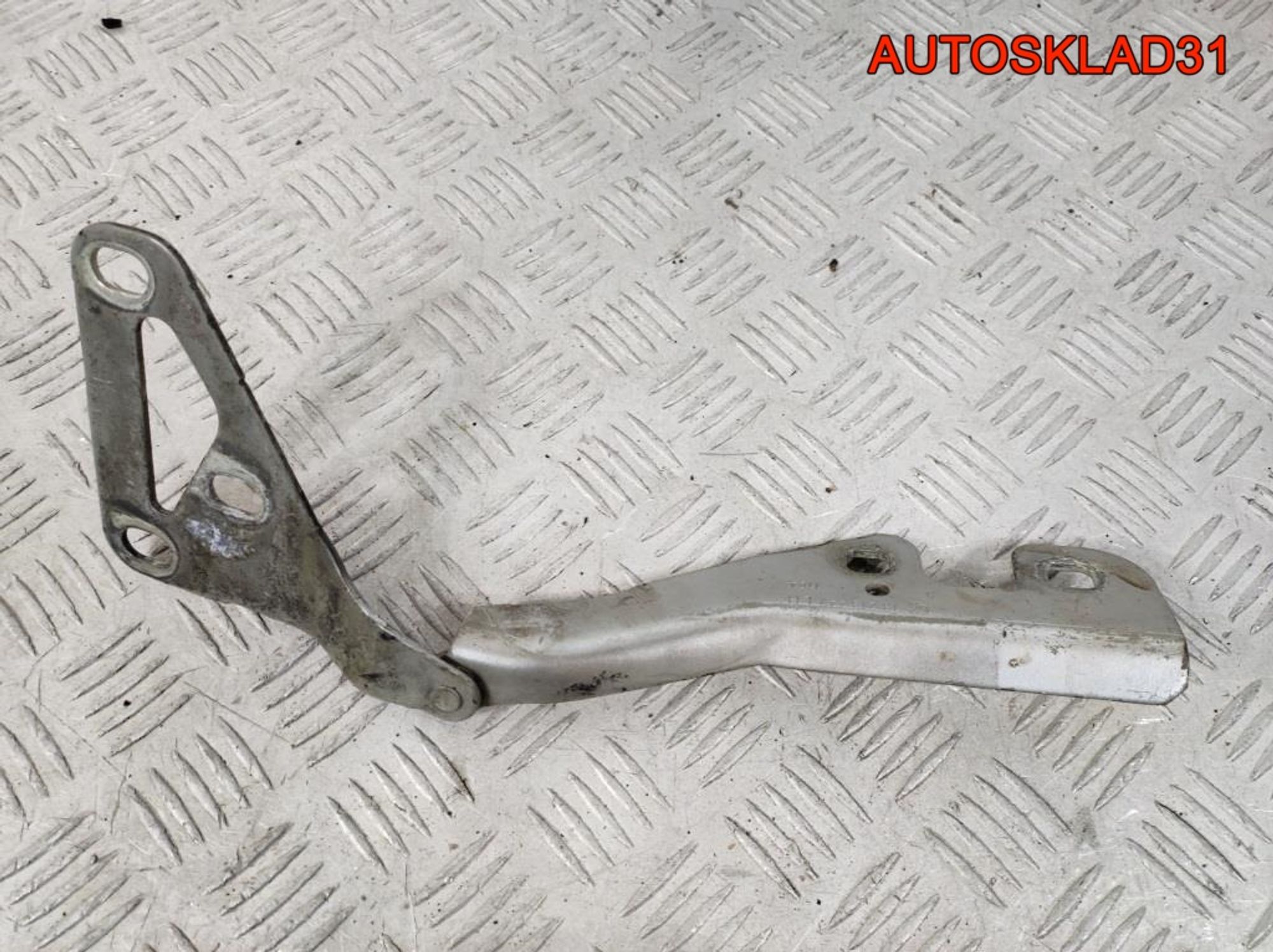 Петля капота левая Opel Astra H 13213447, 900 рублей, Дубовое
