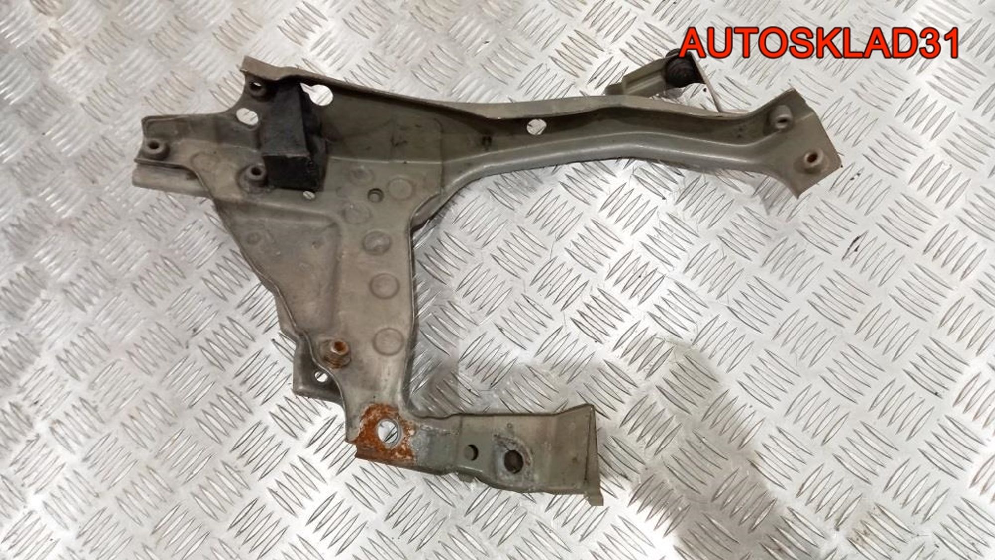 Кронштейн фары правый Opel Zafira B 93184625, 1800 рублей, Дубовое