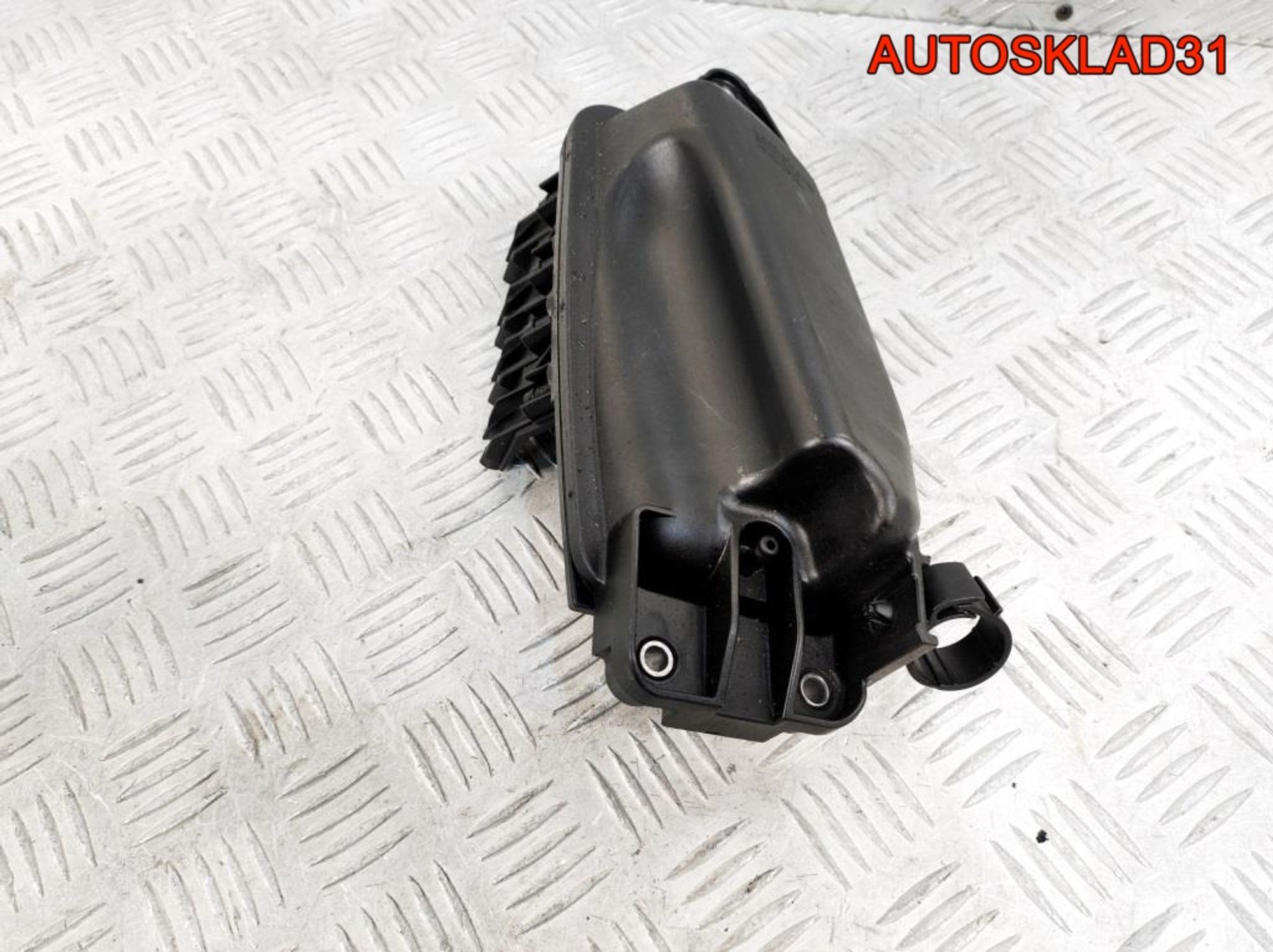 Вакуумный ресивер Mercedes GLK X204 A6510700468, 1400 рублей, Дубовое