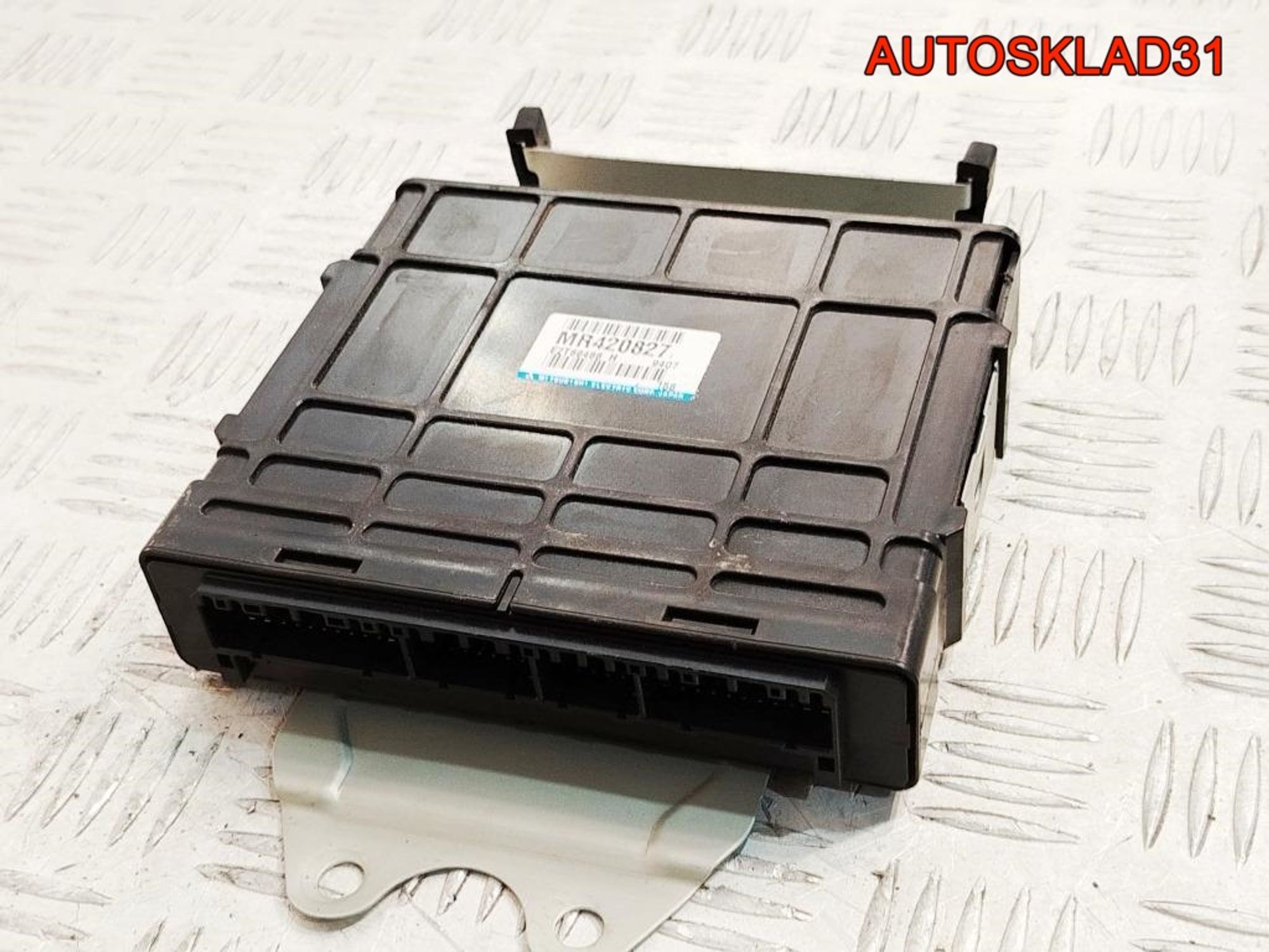Блок ЭБУ Mitsubishi Carisma DA двигатель 1,6 4G92 Бензин MR420827, 2000 рублей, Дубовое