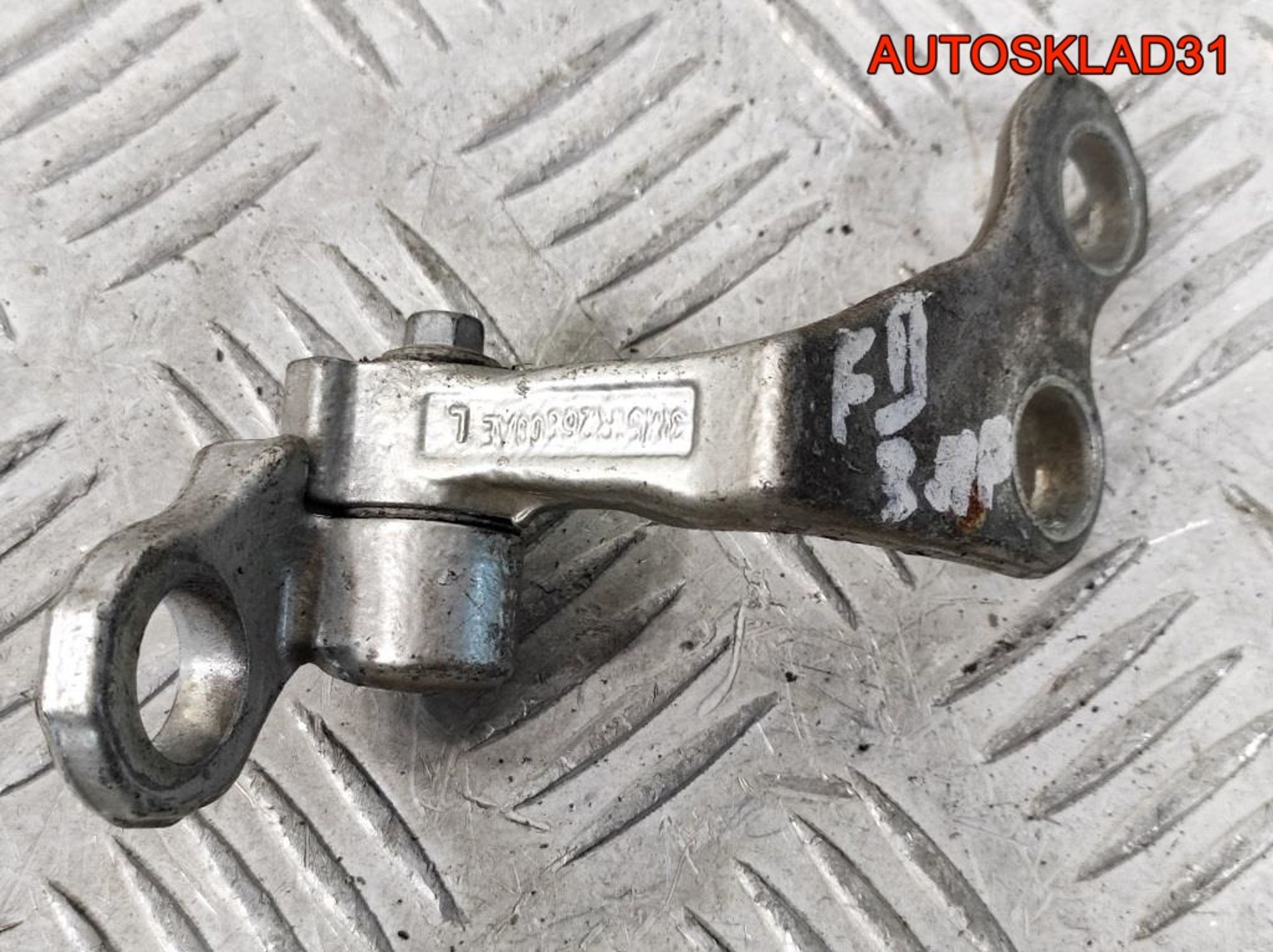 Петля двери задней правой верхняя Ford Focus 2, 900 рублей, Дубовое