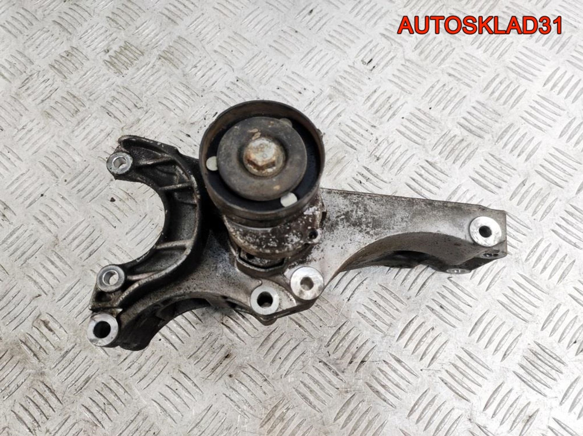 Кронштейн генератора VW Polo 1,4 AHW 032145169M, 1400 рублей, Дубовое