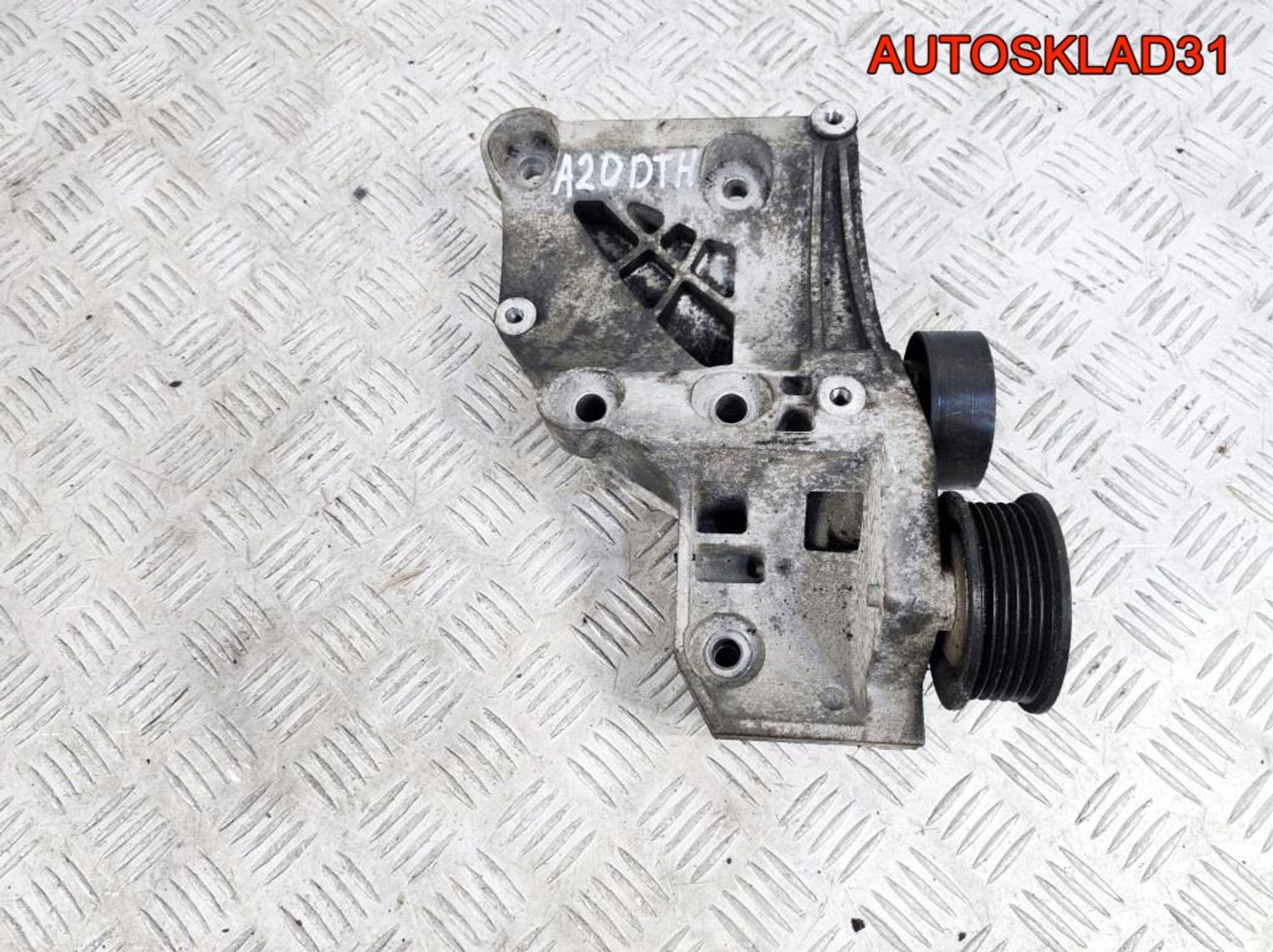 Кронштейн кондиционера Opel Astra J 55582510, 2100 рублей, Дубовое